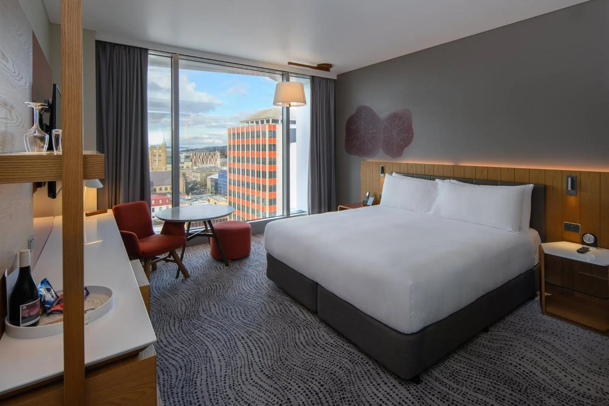 Photo of the whole room, Bed in Crowne Plaza Hobart by IHG