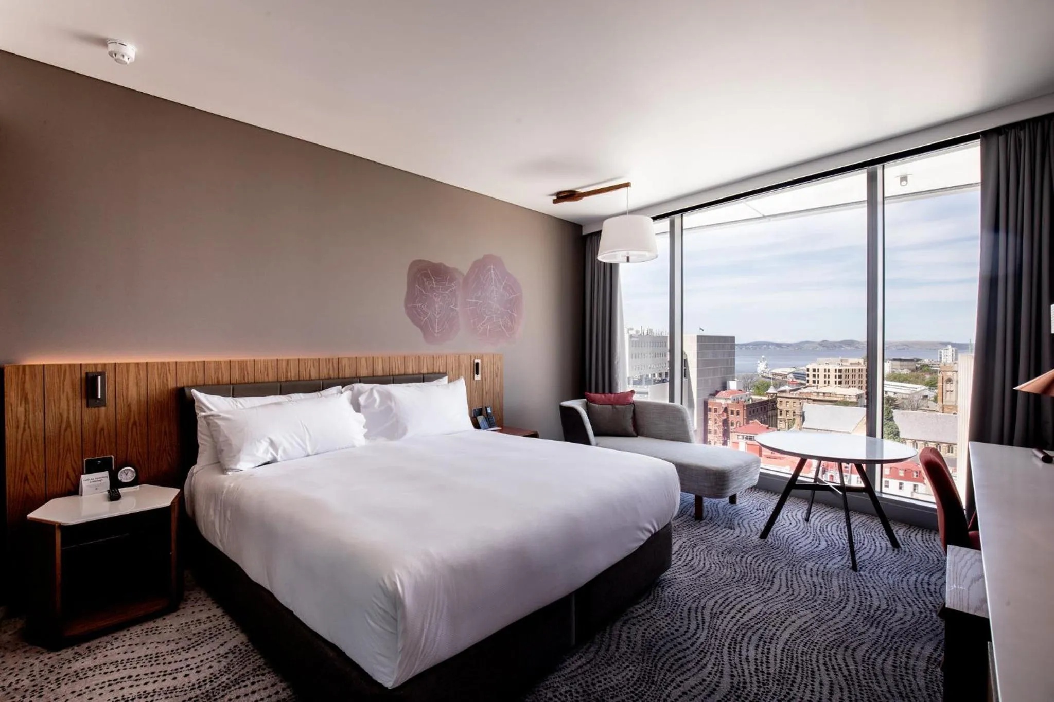 Photo of the whole room, Bed in Crowne Plaza Hobart by IHG