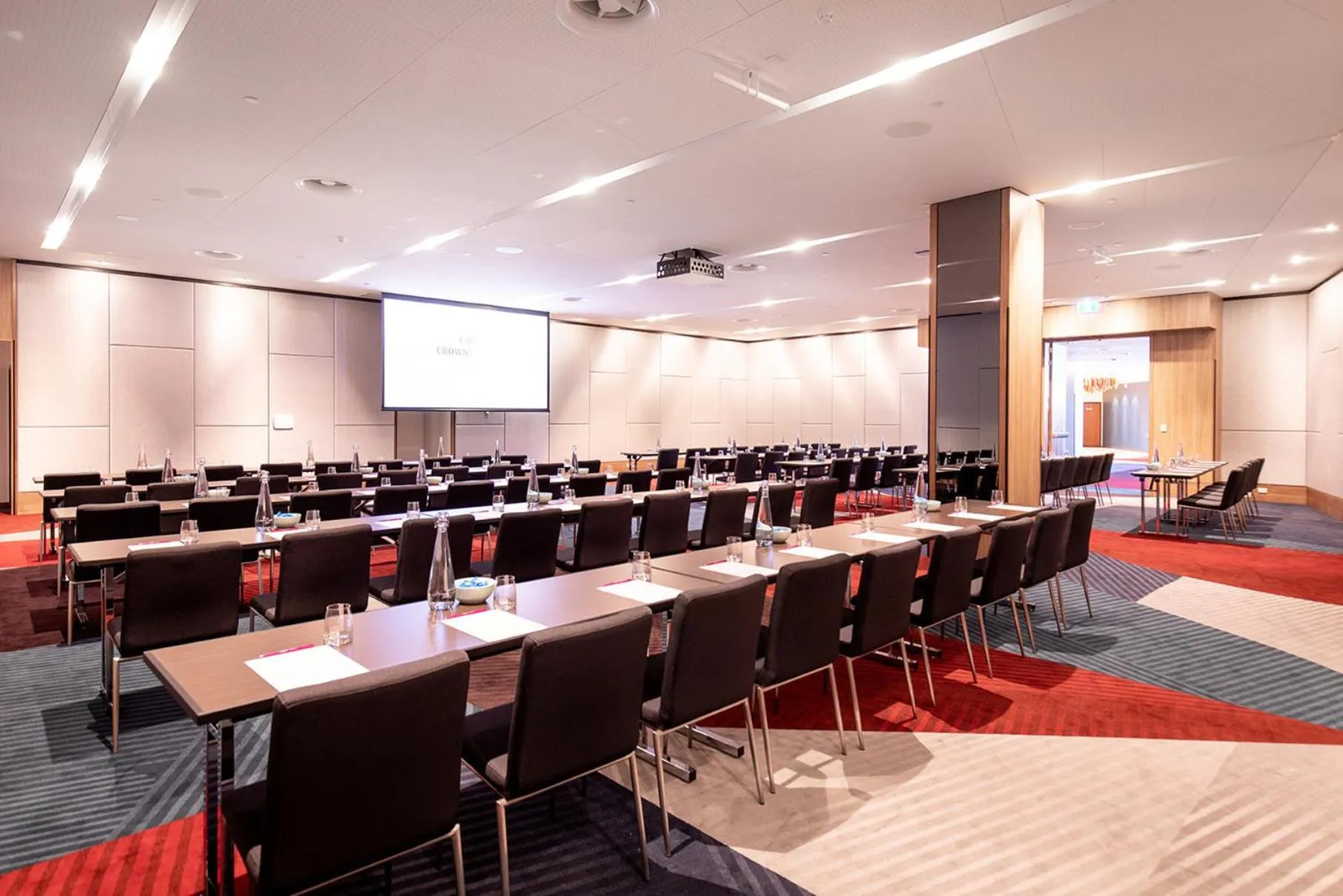 Meeting/conference room in Crowne Plaza Hobart by IHG
