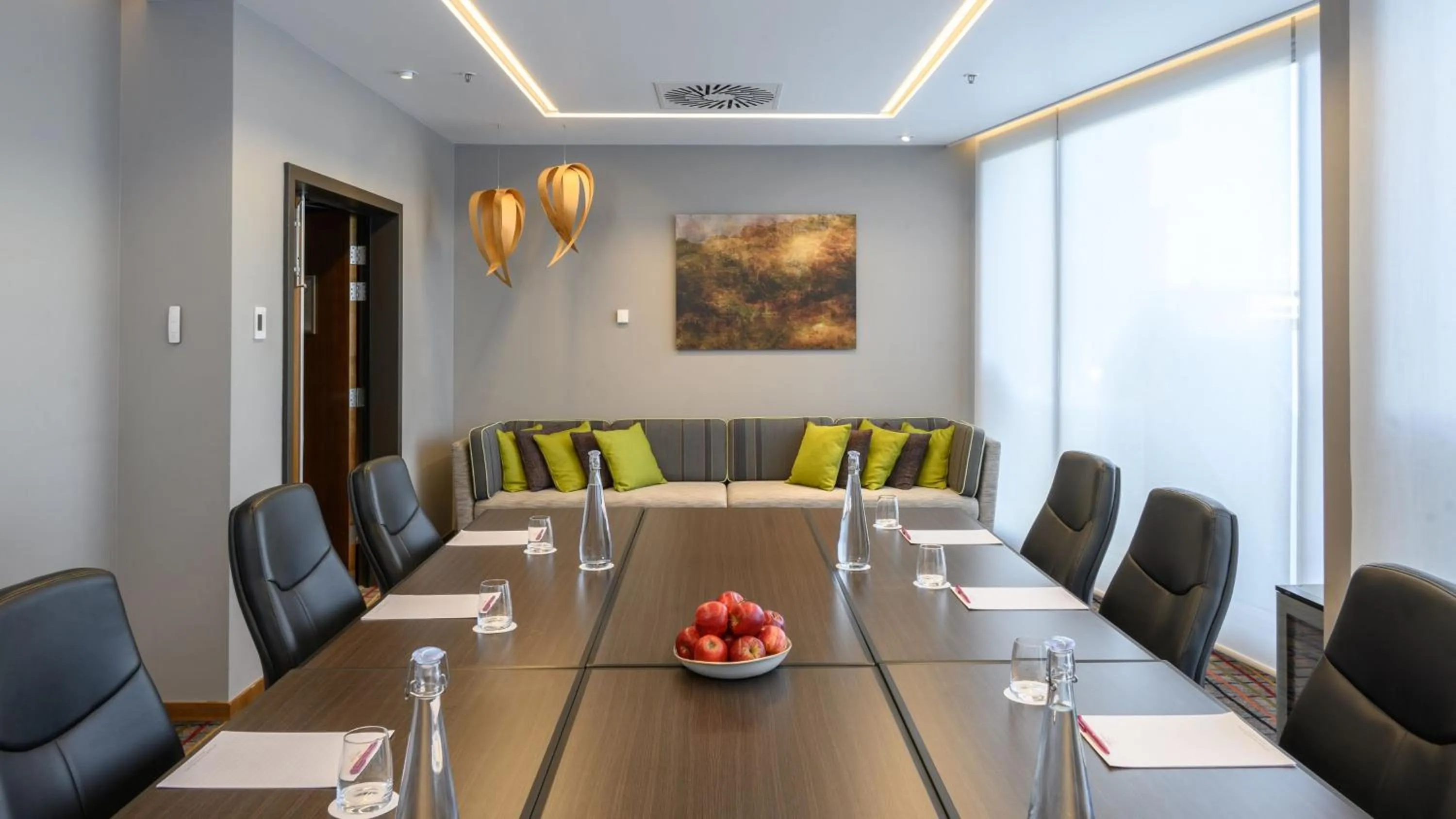 Meeting/conference room in Crowne Plaza Hobart by IHG