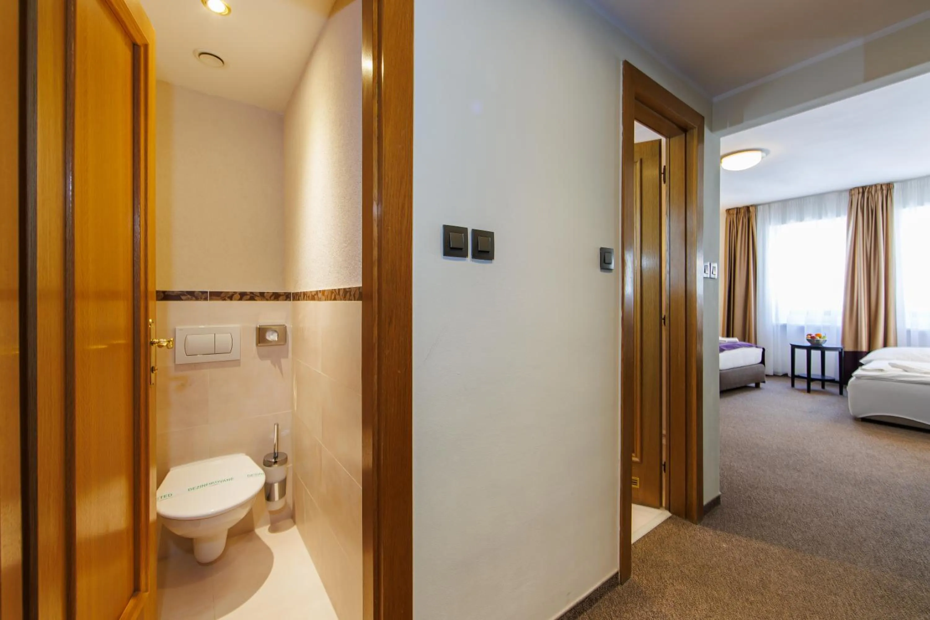 Toilet, Bed in APLEND CITY Hotel Perugia