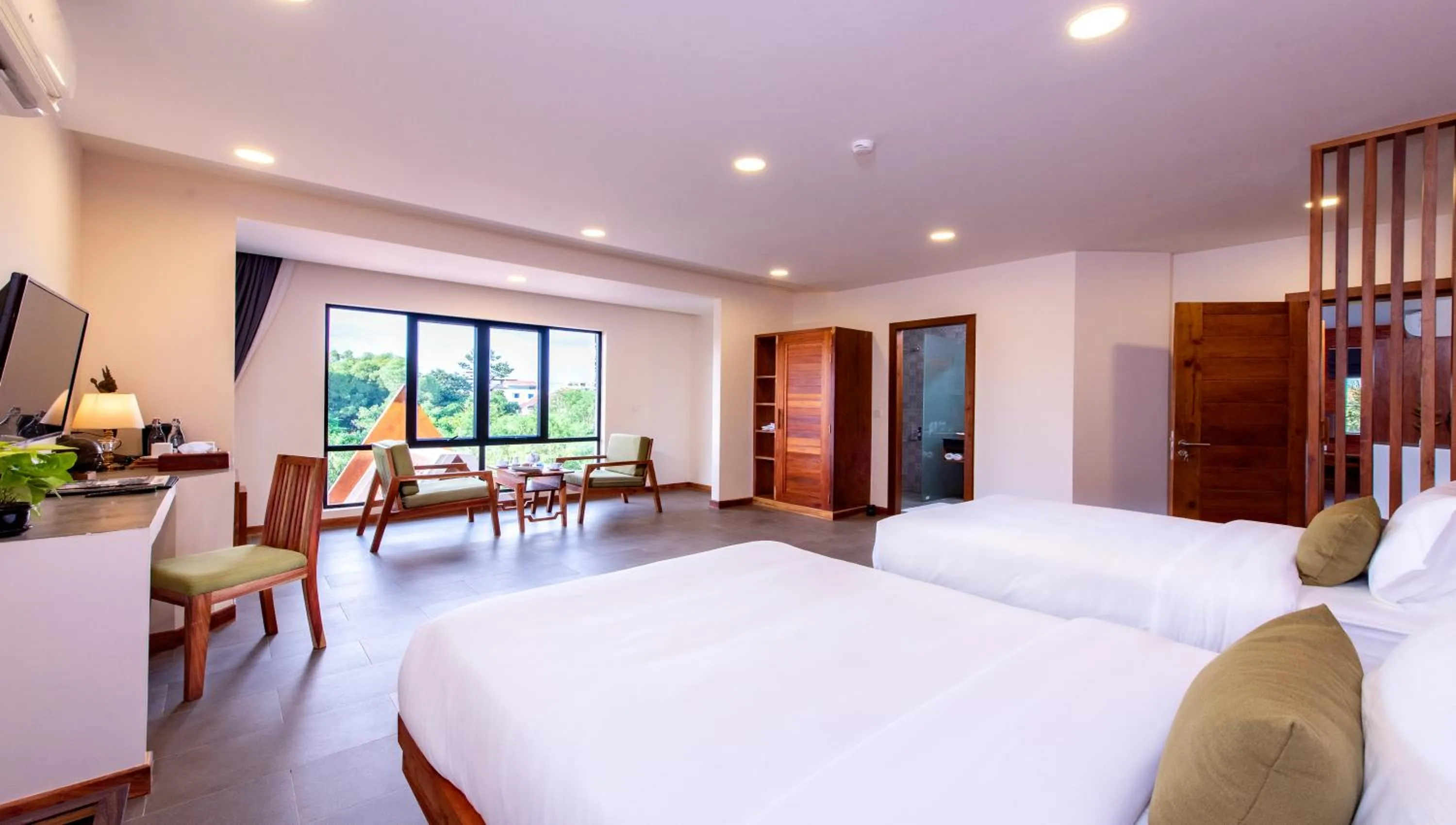 Photo of the whole room, Bed in Araya Angkor Residence
