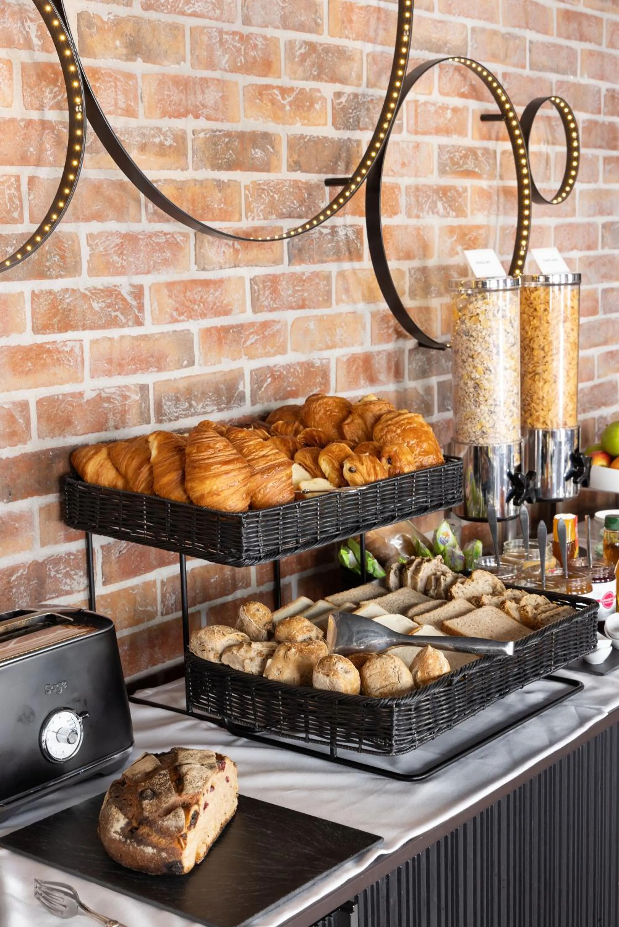 Breakfast in Hôtel Fabric