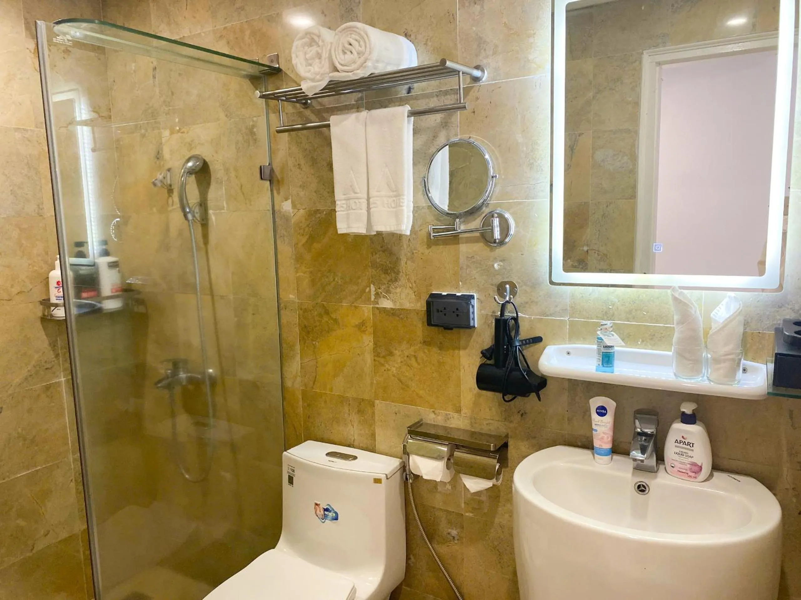 Toilet in A25 Hotel - 12 Ngô Sỹ Liên