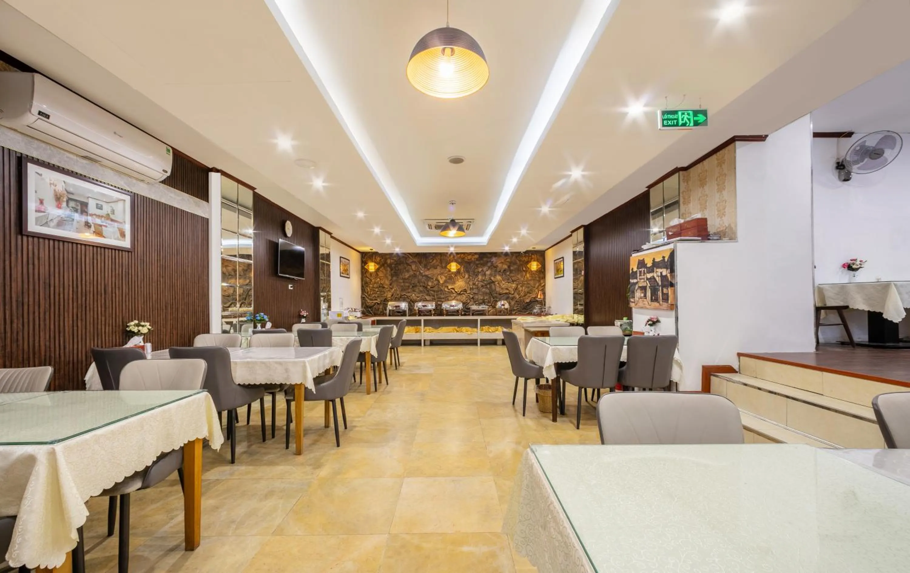 Restaurant/places to eat in A25 Hotel - 12 Ngô Sỹ Liên