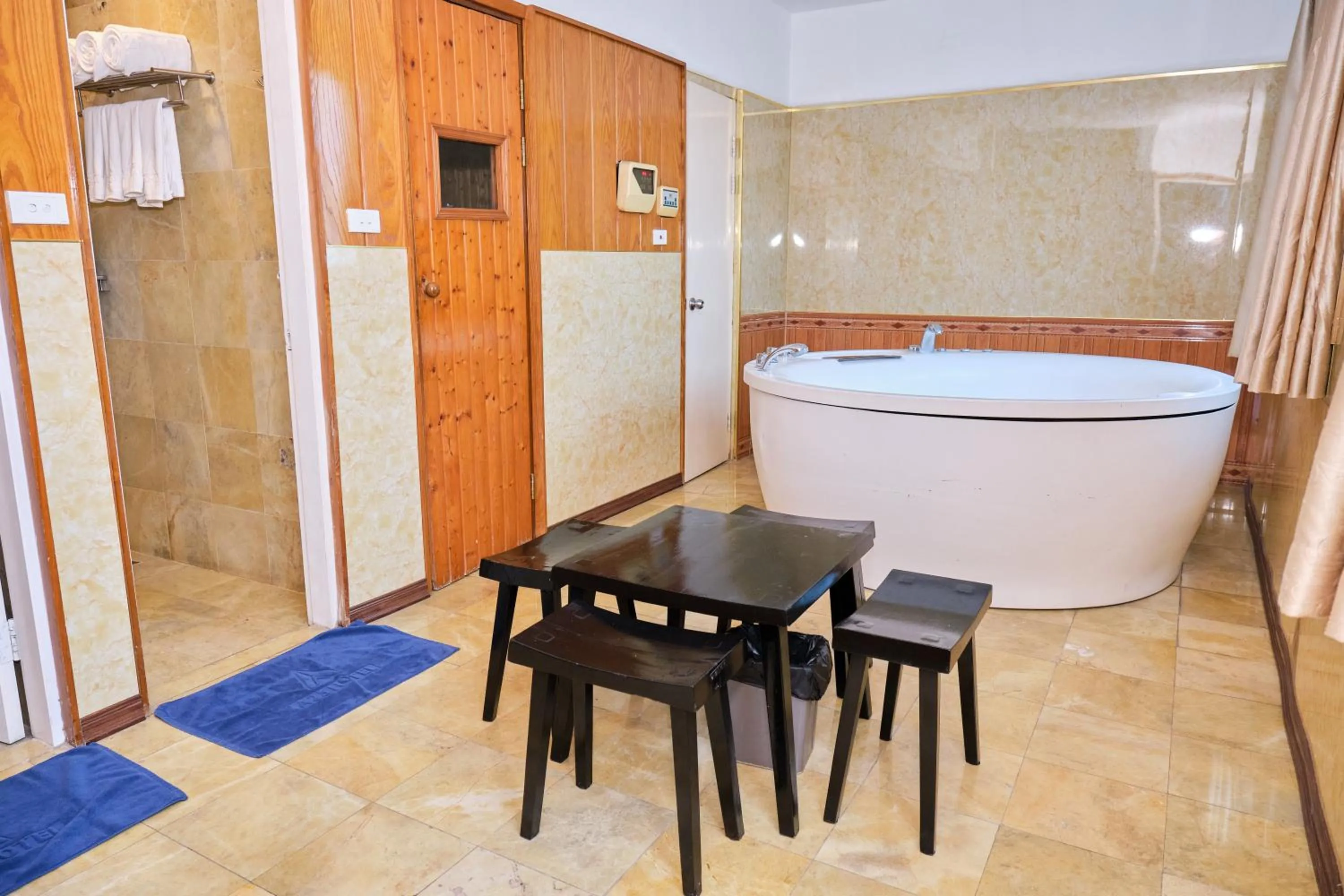 Hot Tub in A25 Hotel - 12 Ngô Sỹ Liên