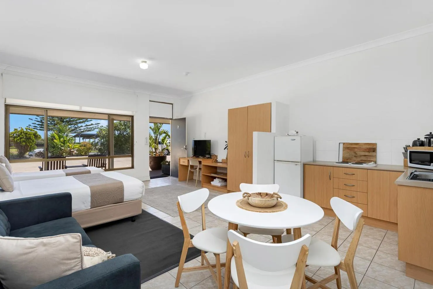 Photo of the whole room, Bed in Coast Motel and Apartments