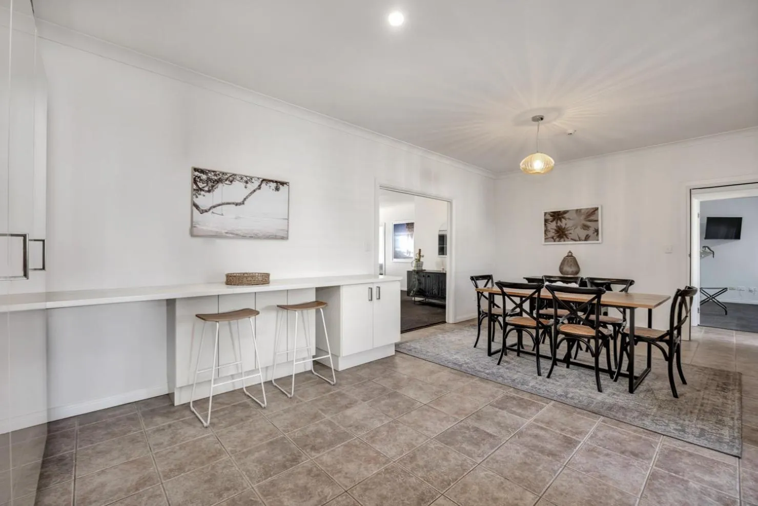 Kitchen or kitchenette in Coast Motel and Apartments