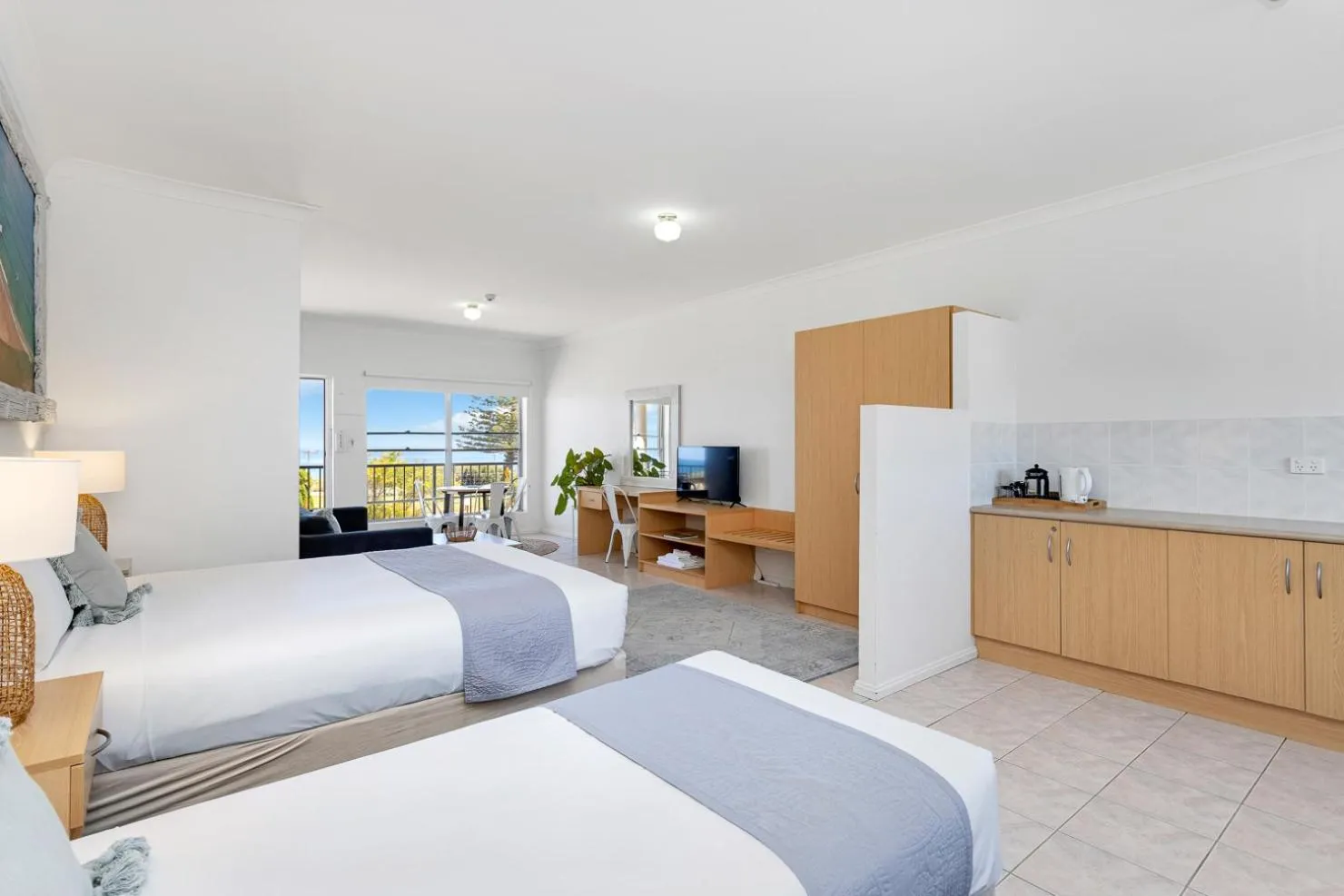 Photo of the whole room, Bed in Coast Motel and Apartments