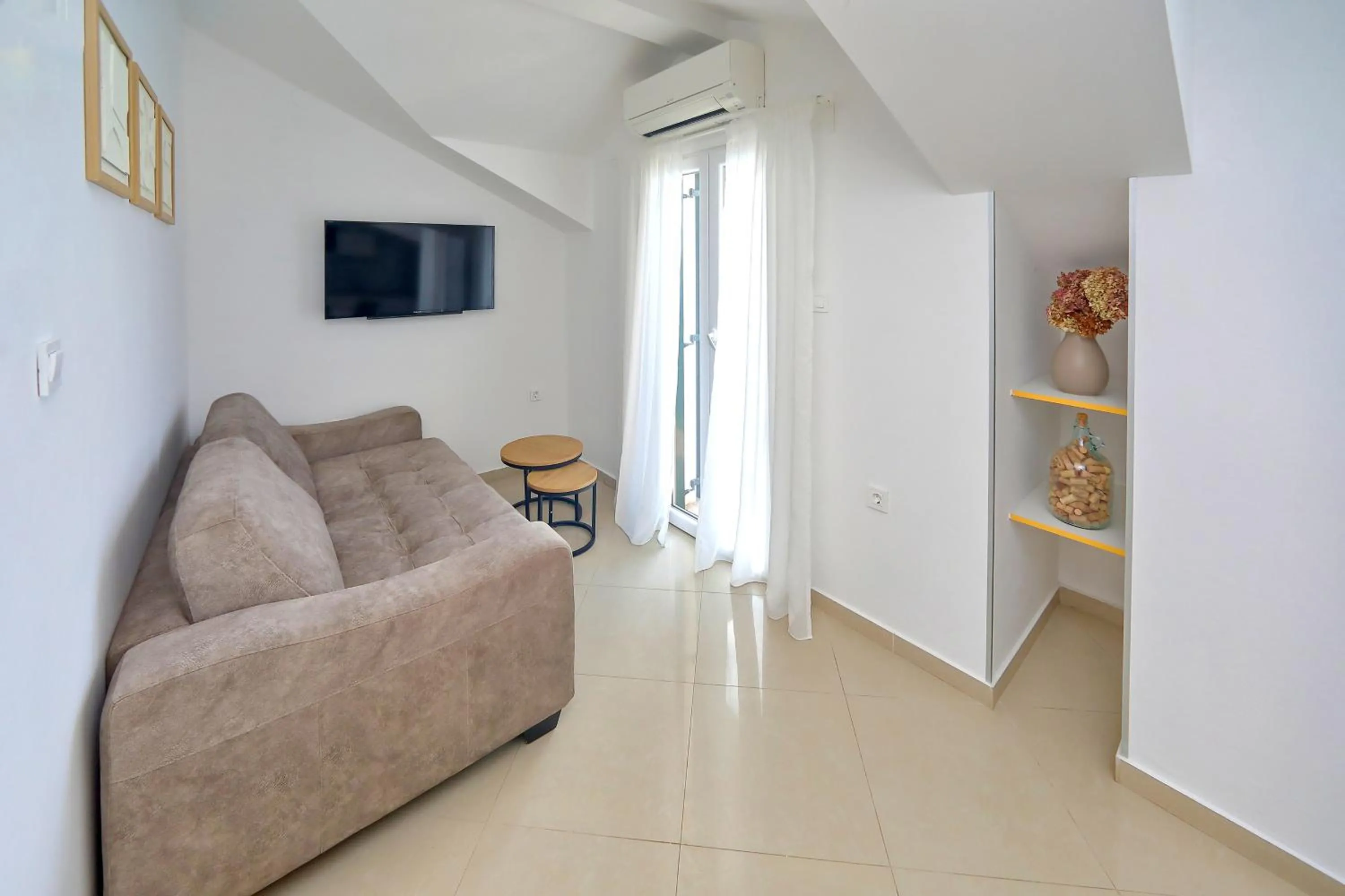 Apartments Nina