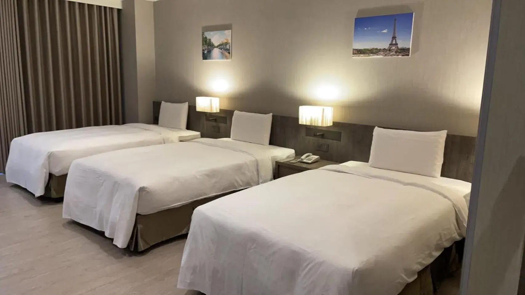 Bed in Jin Shi Hu Hotel Bed in Jin Shi Hu Hotel