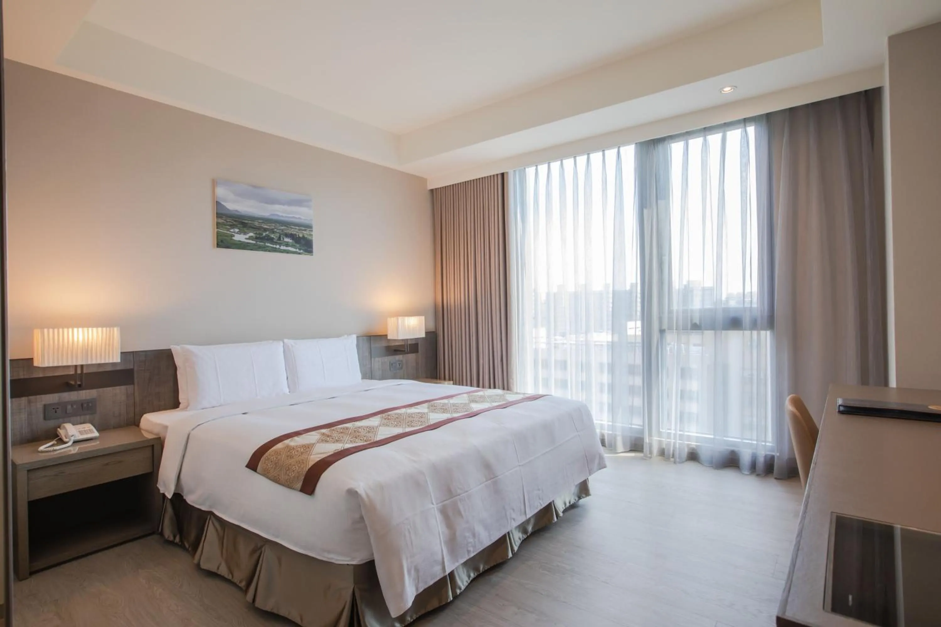 Bed in Jin Shi Hu Hotel