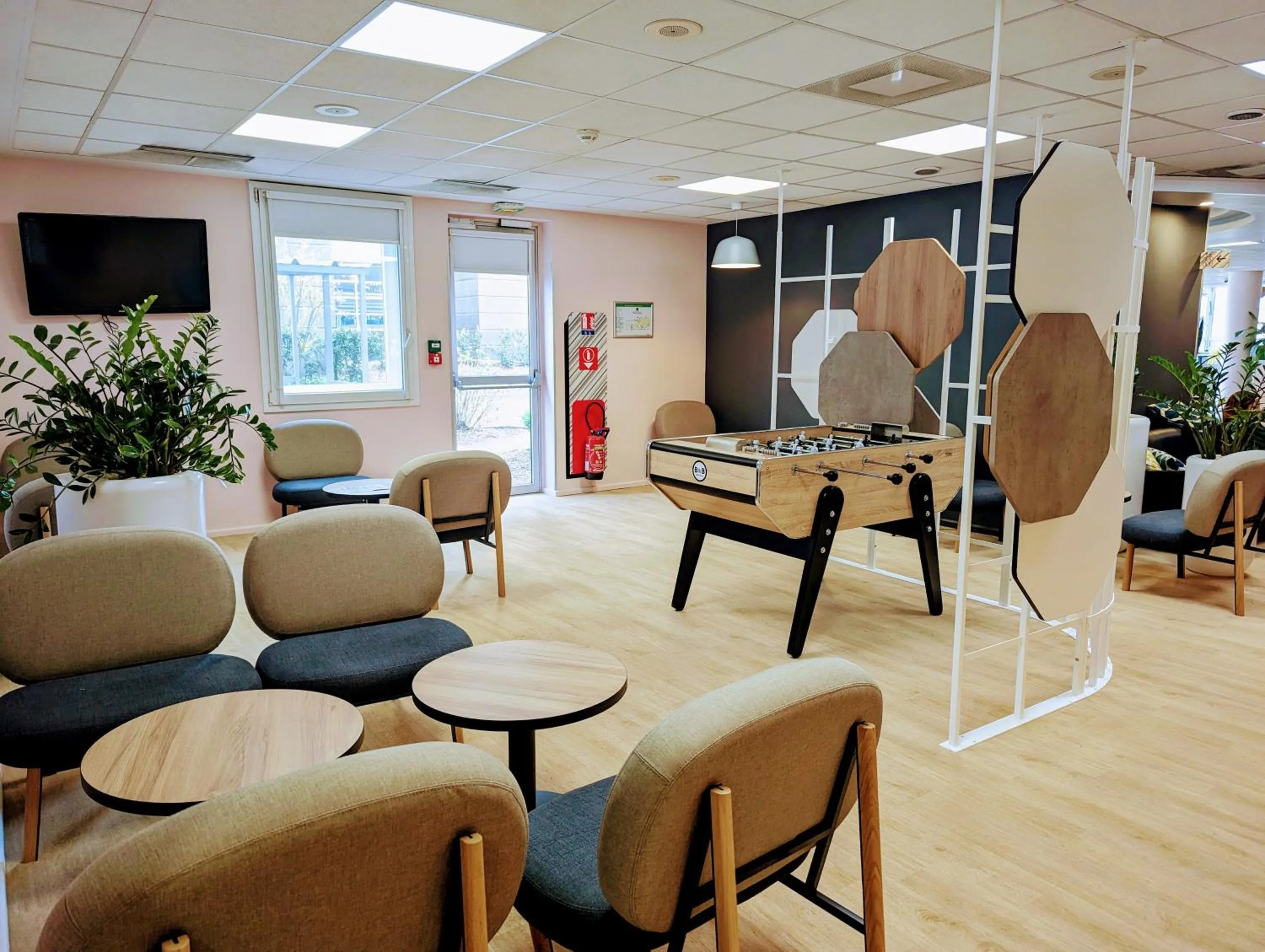 Lobby or reception in B&B HOTEL Paris Nord 2 CDG Aéroport