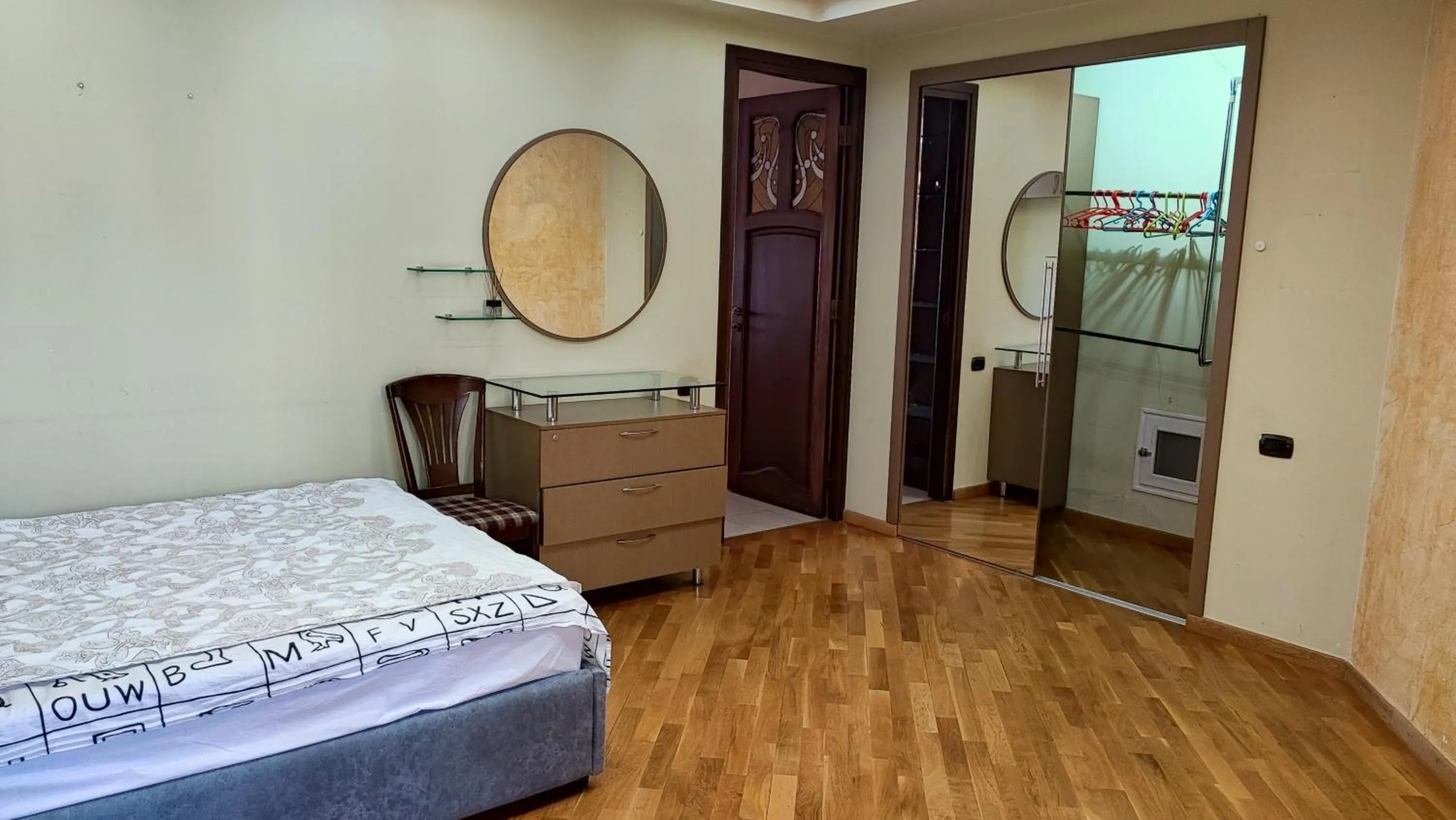 Luxury Apartment In The City Heart On North Avenue