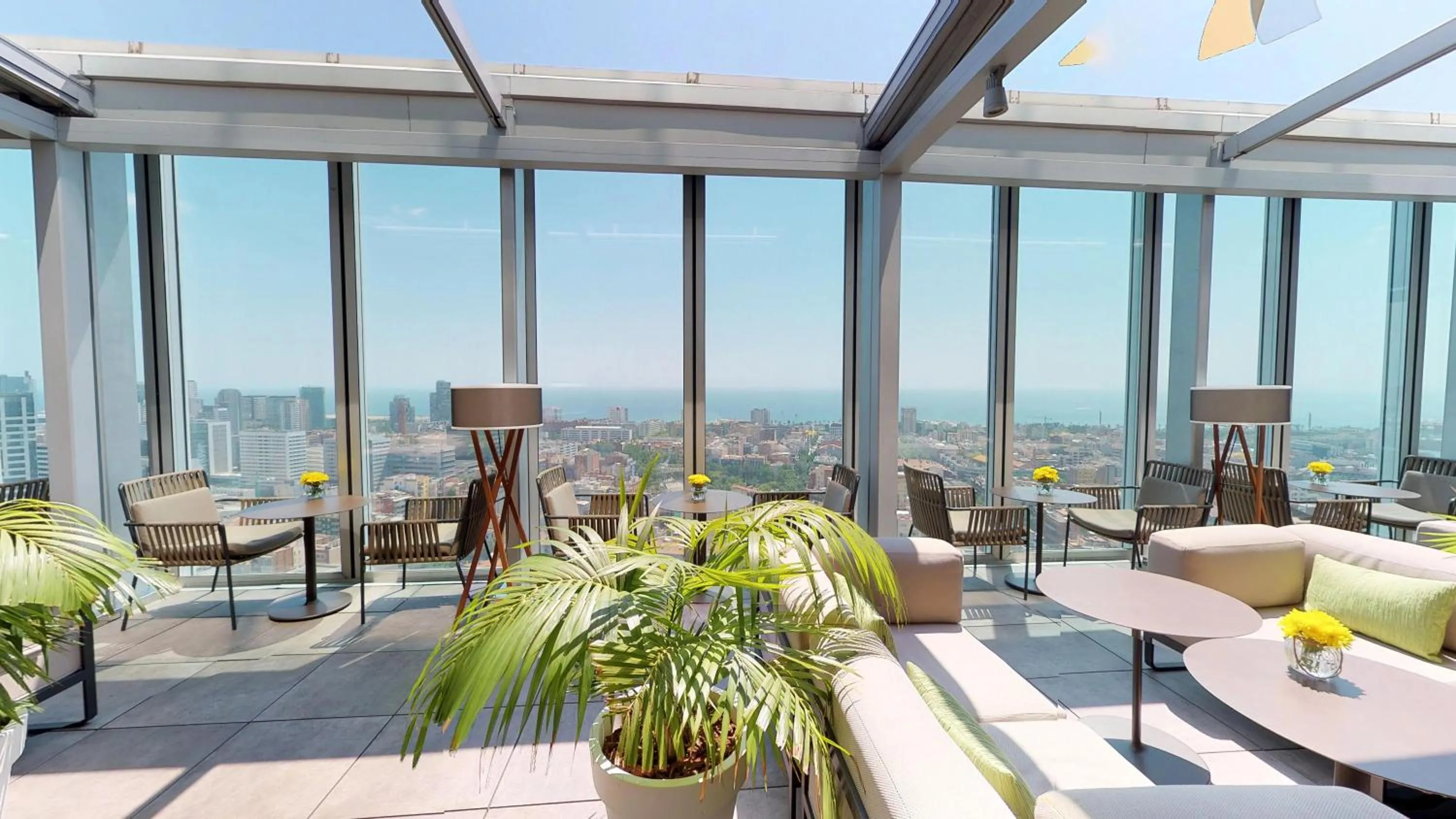 Restaurant/places to eat in The Level at Melia Barcelona Sky