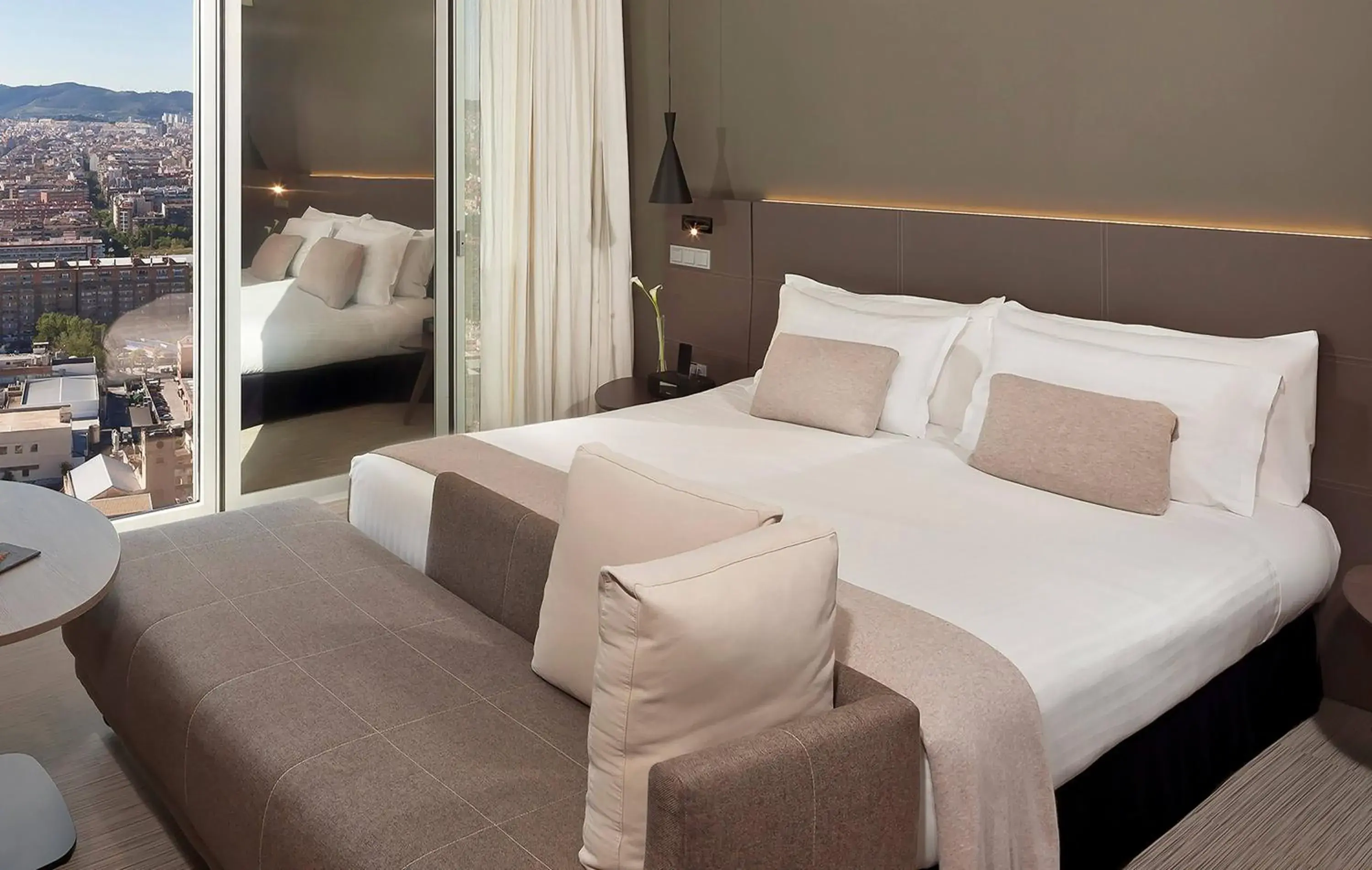 Bed in The Level at Meliá Barcelona Sky Bed in The Level at Meliá Barcelona Sky