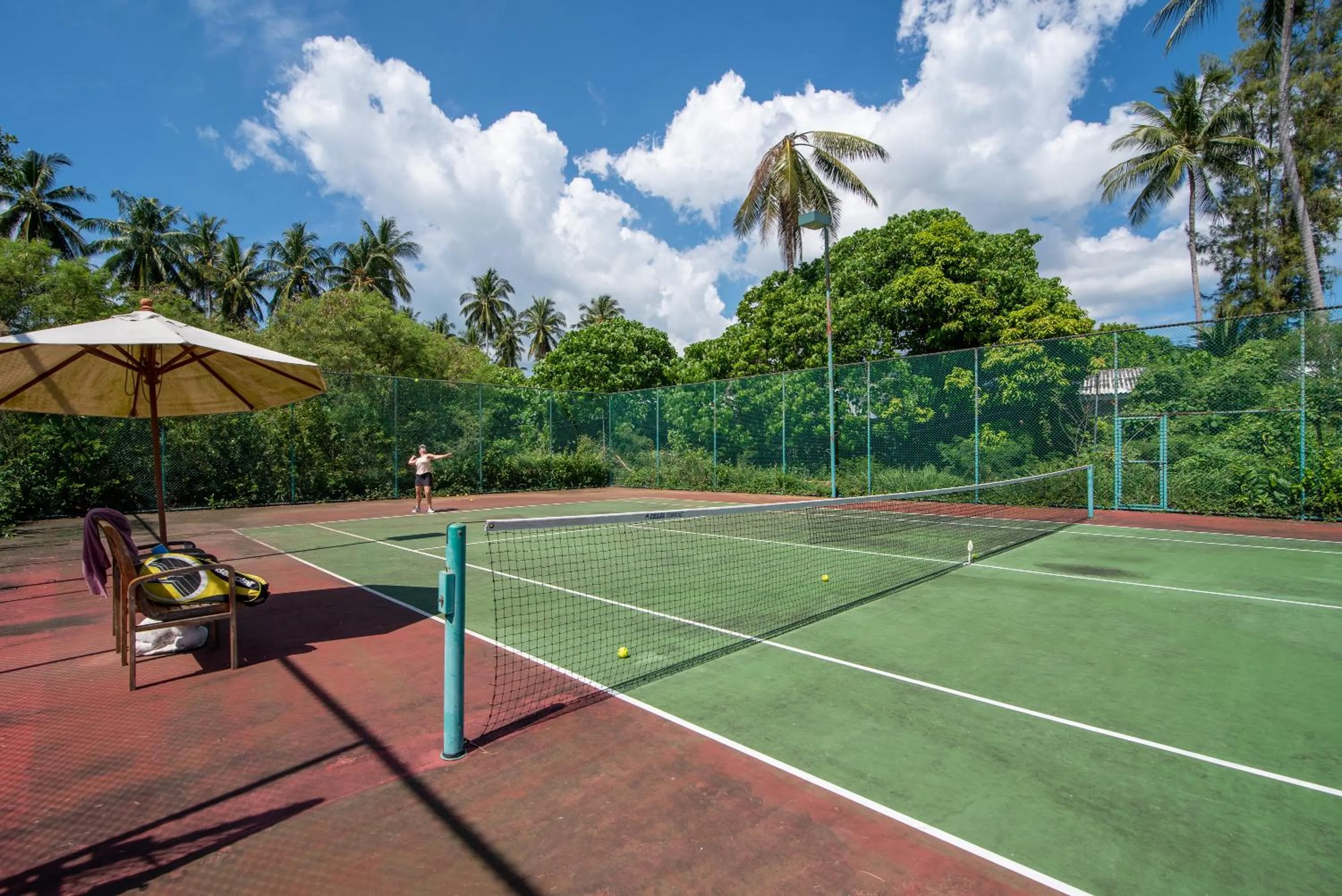 Tennis court in Beachfront Villa Baan Rim Haad 3BR