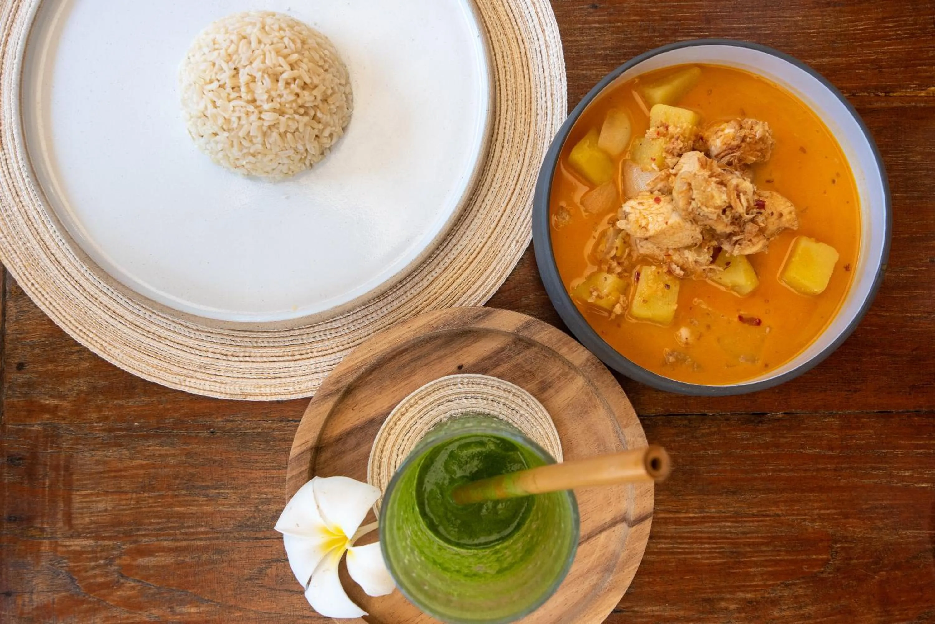 Food and drinks in Beachfront Villa Baan Rim Haad 3BR