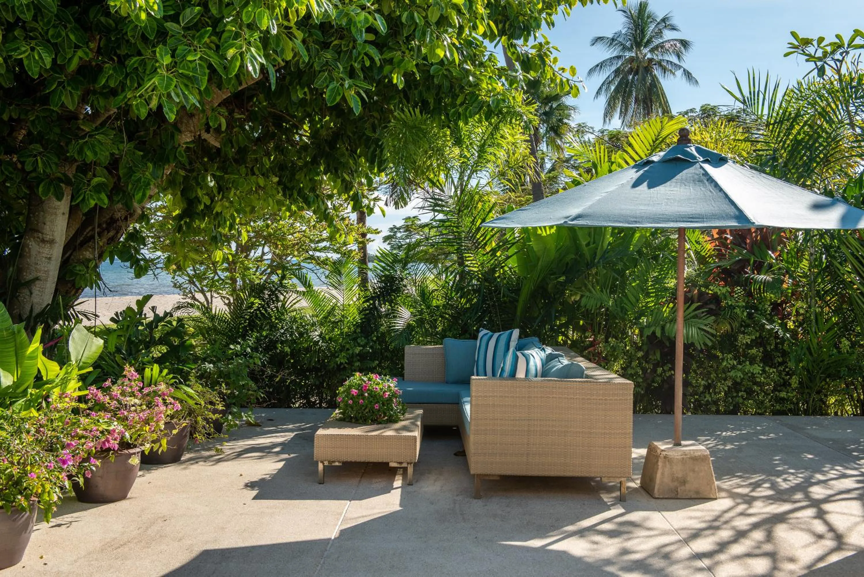 Patio in Beachfront Villa Baan Rim Haad 3BR