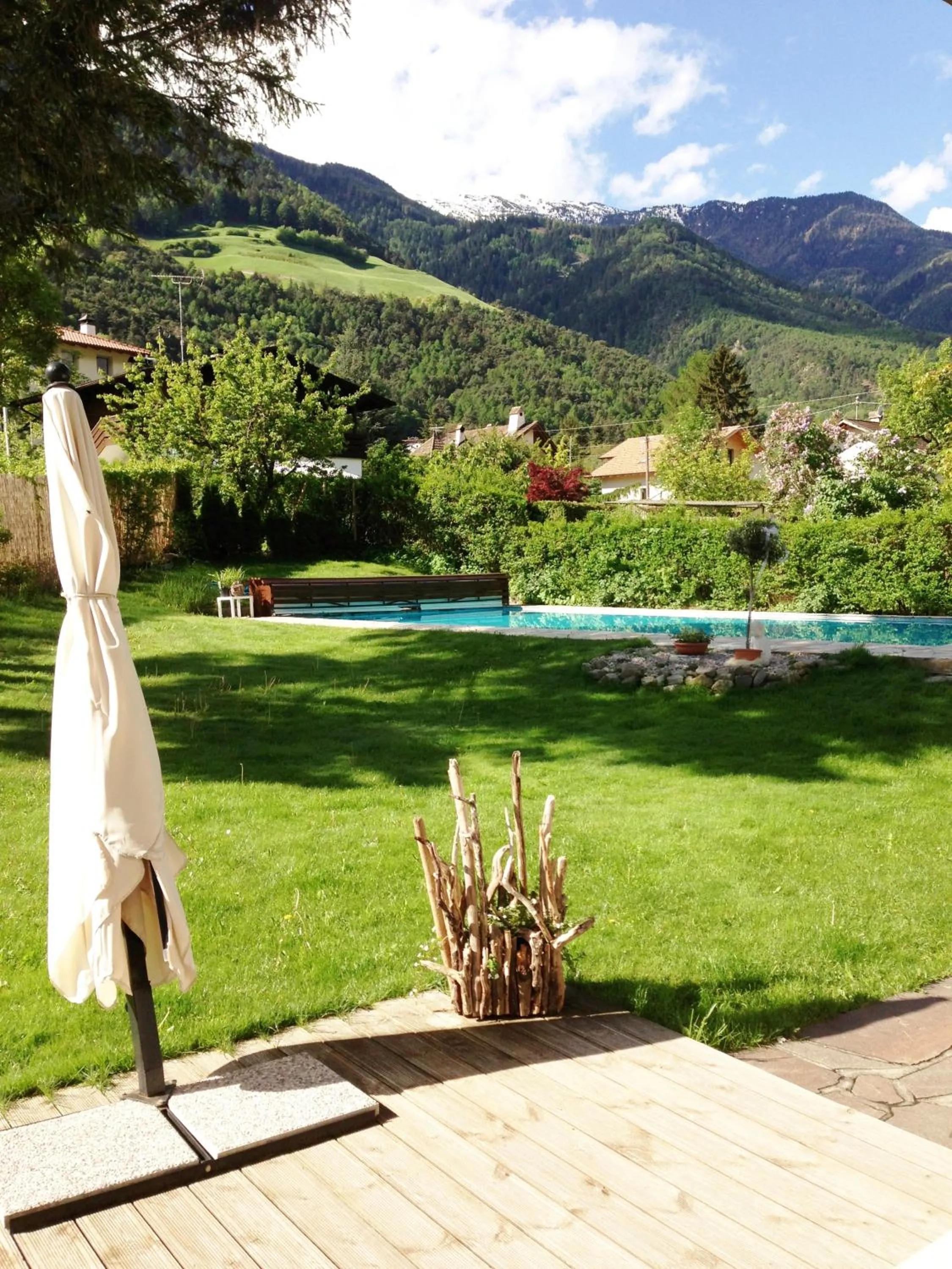 Swimming pool in Pension Lärchenhof