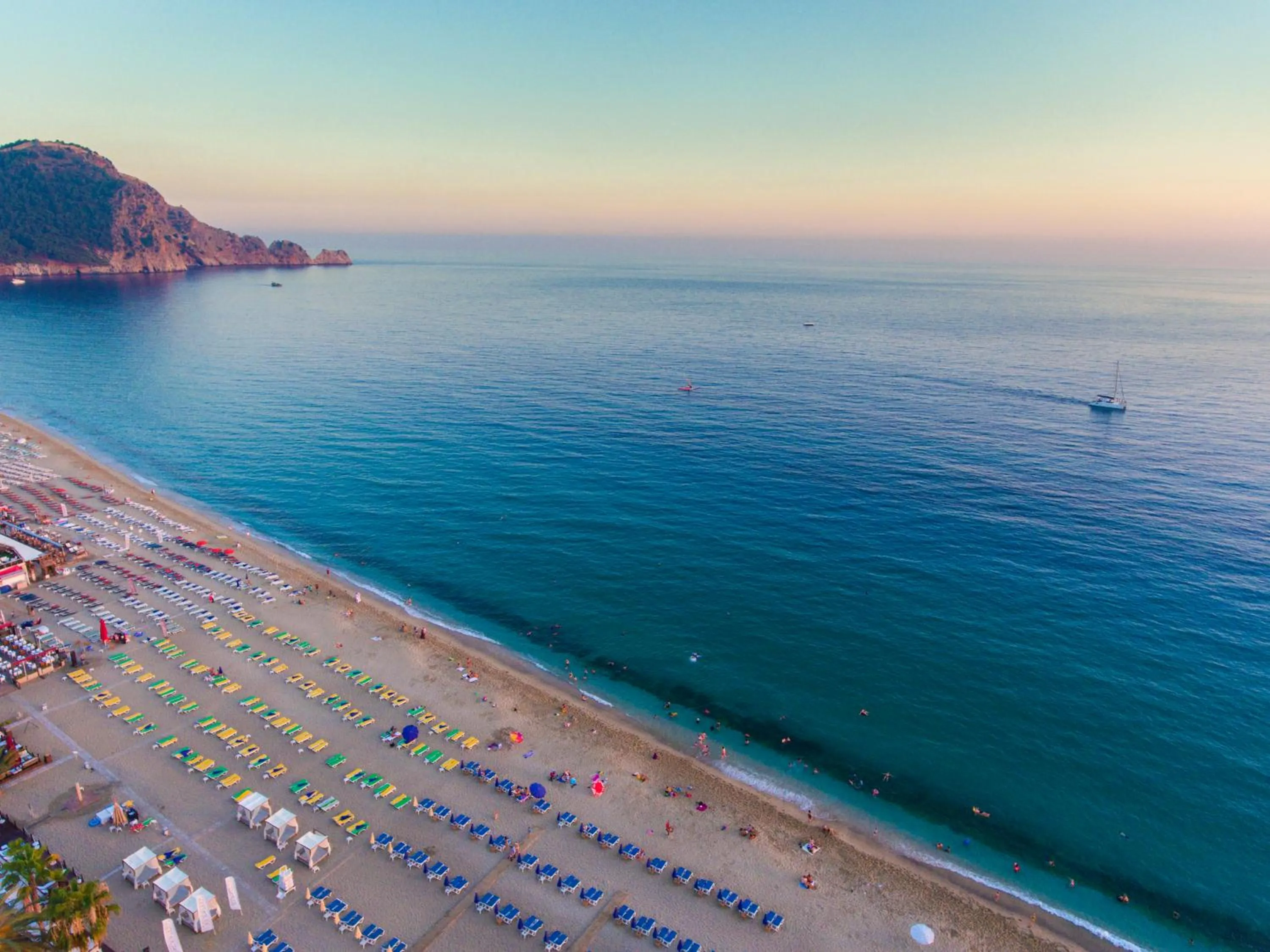 Beach in Lonicera City Hotel
