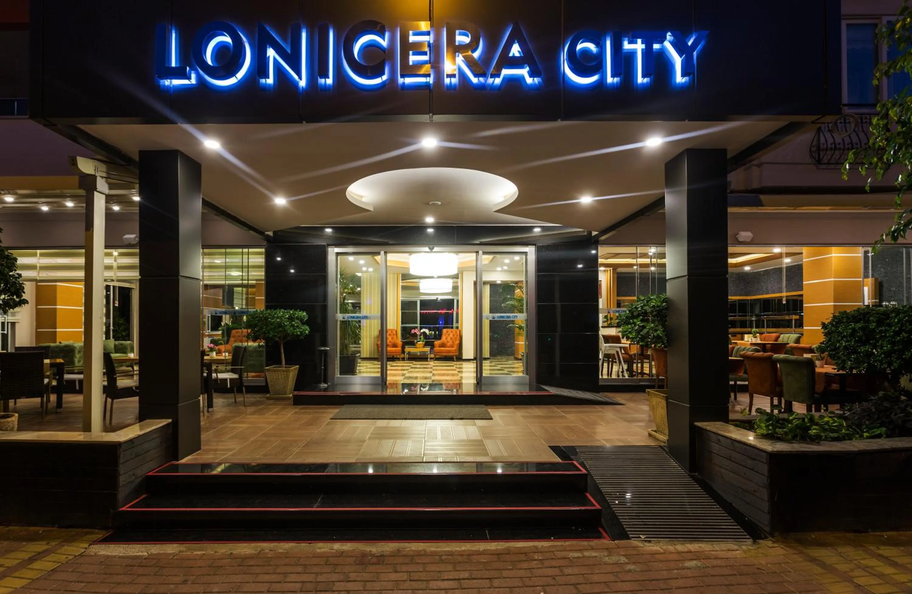 Facade/entrance in Lonicera City Hotel