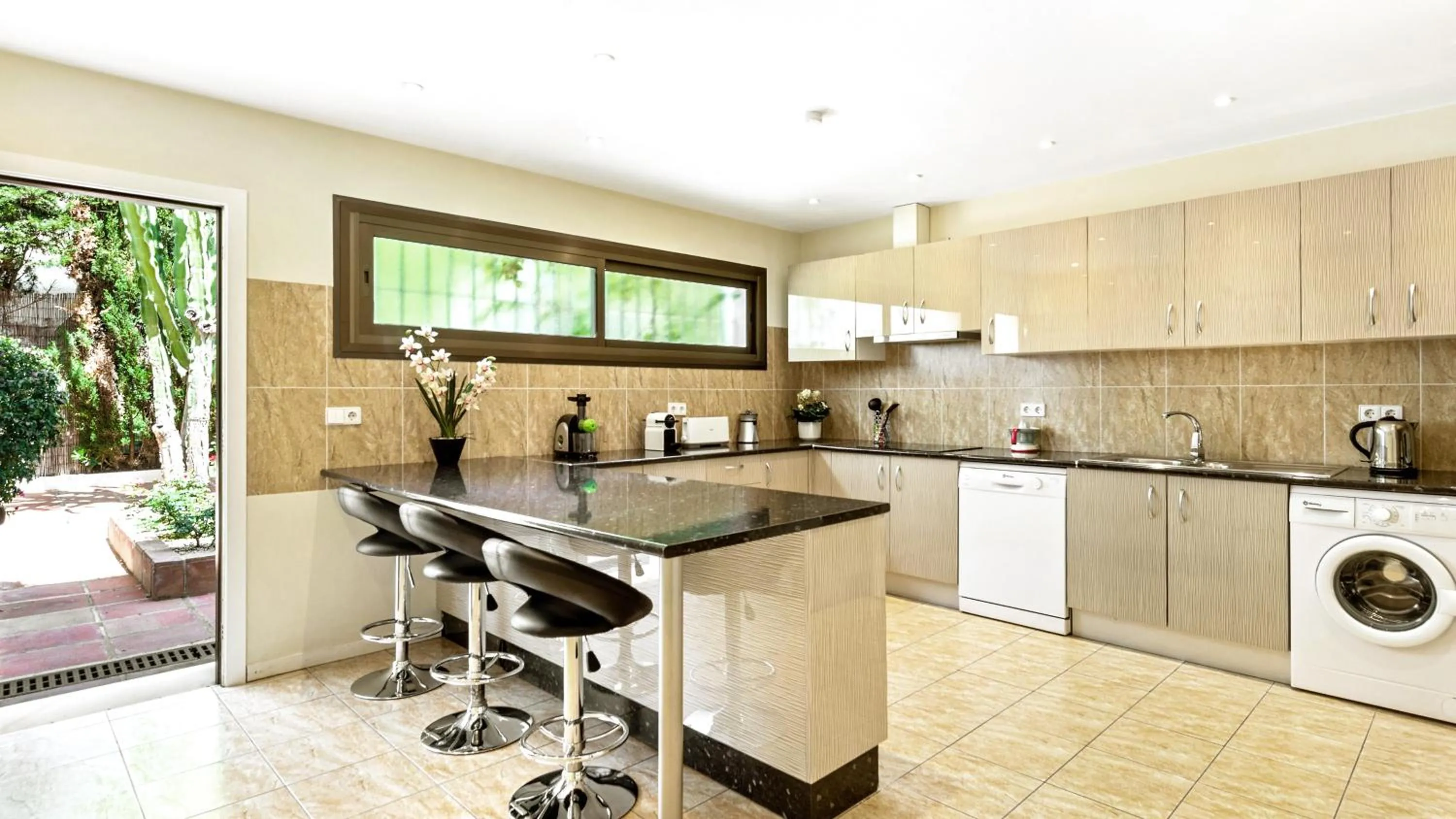 Kitchen or kitchenette in Villa Marina