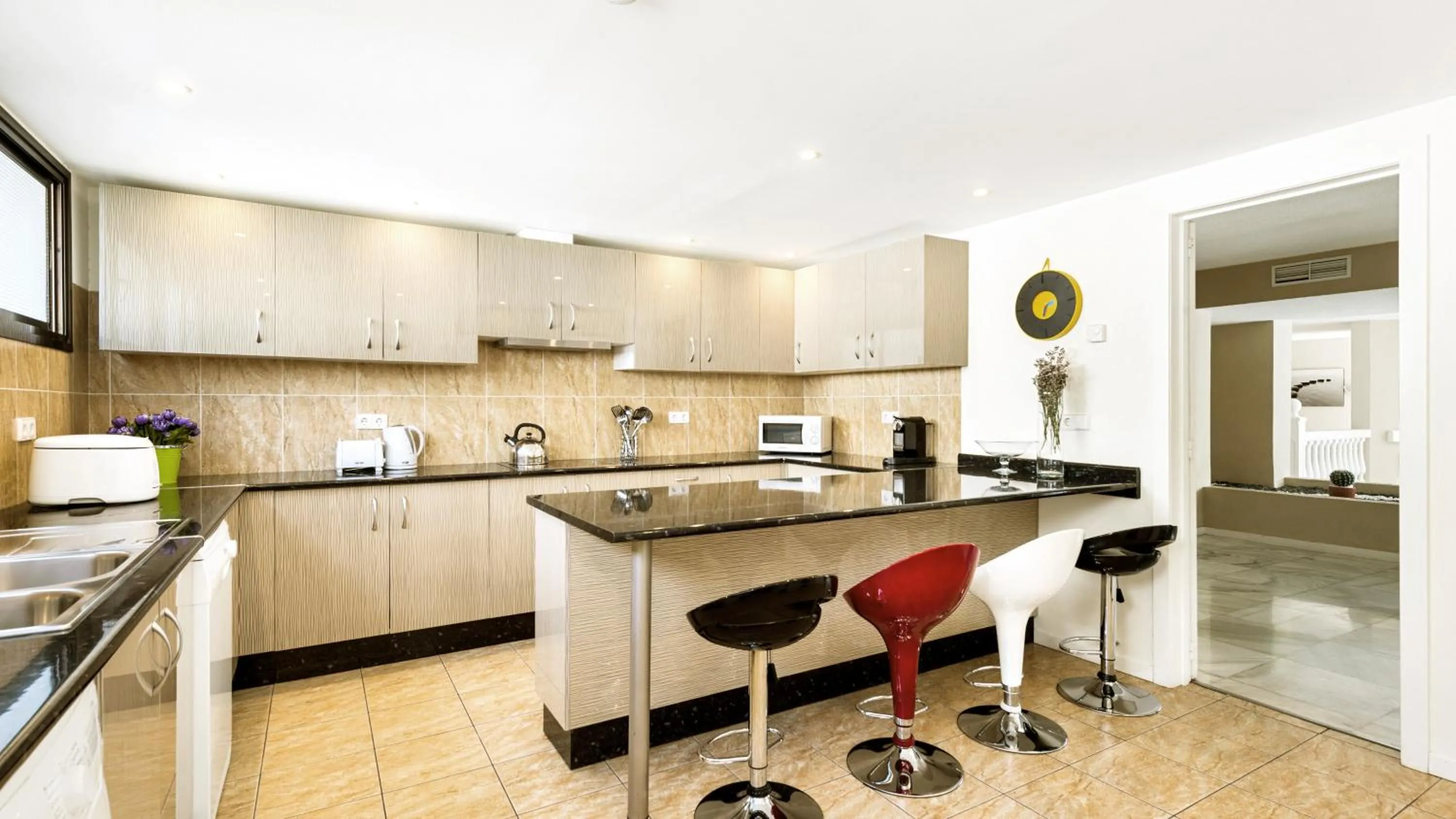 Kitchen or kitchenette in Villa Marina