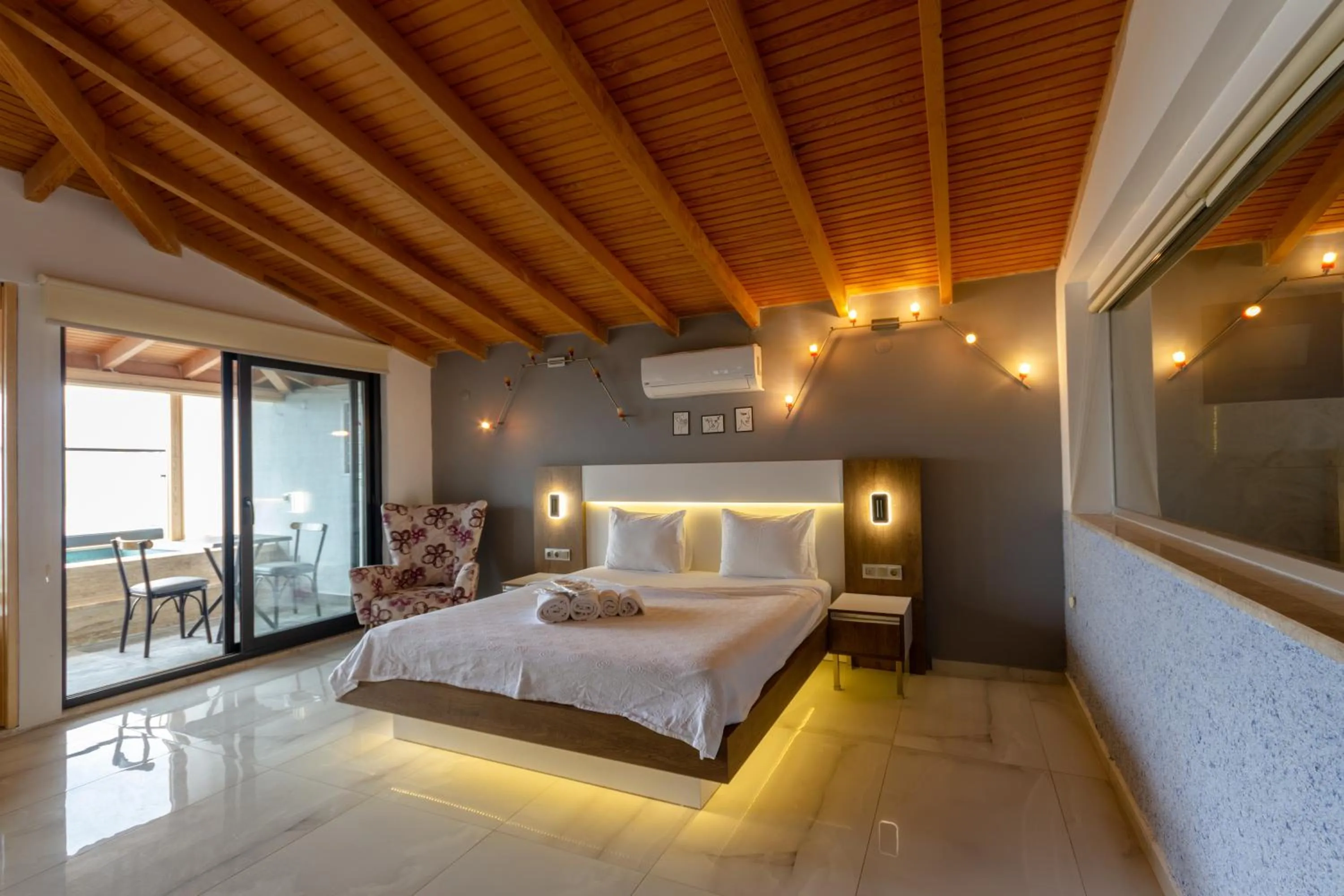 Bed in Stonehillkaş