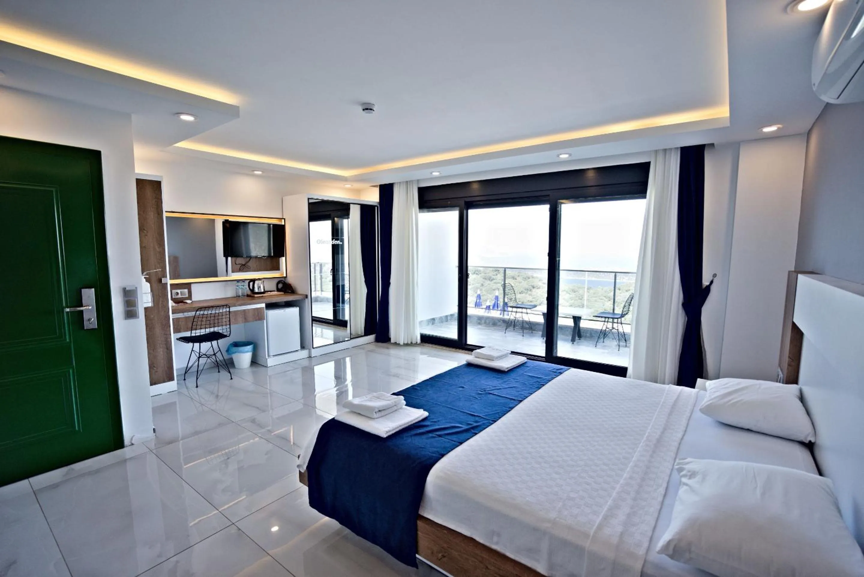 Photo of the whole room, Bed in Stonehillkaş