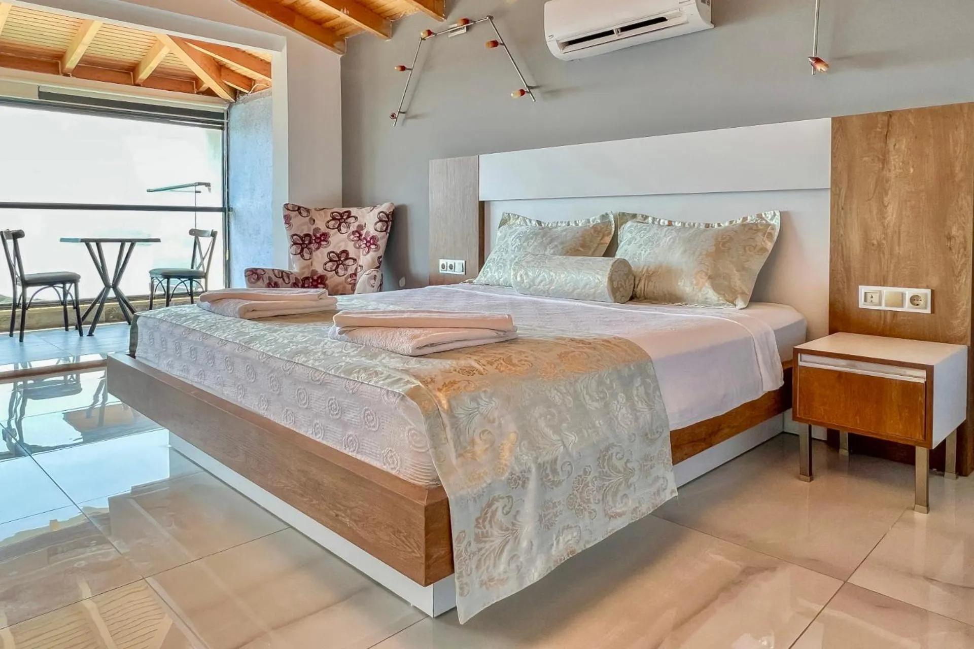 Bed in Stonehillkaş