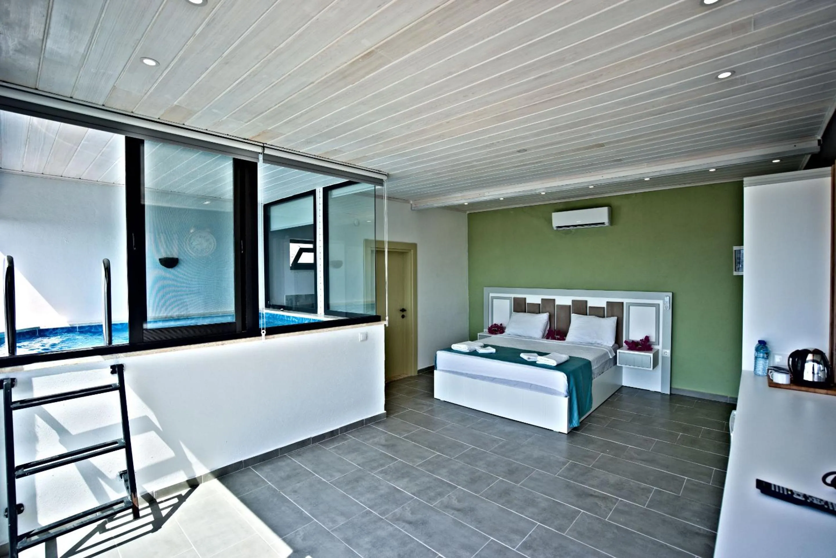 Photo of the whole room, Bed in Stonehillkaş