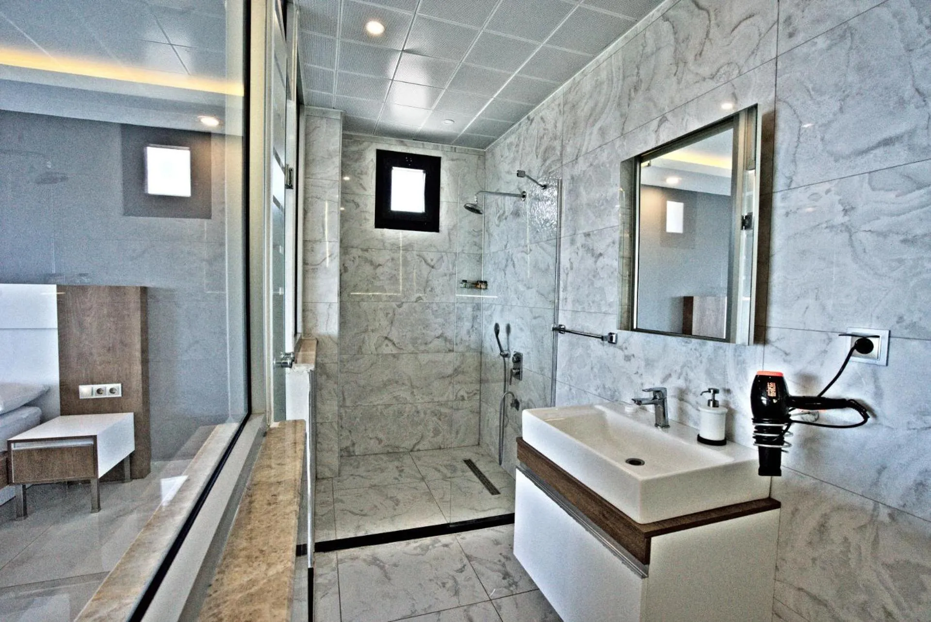 Shower in Stonehillkaş