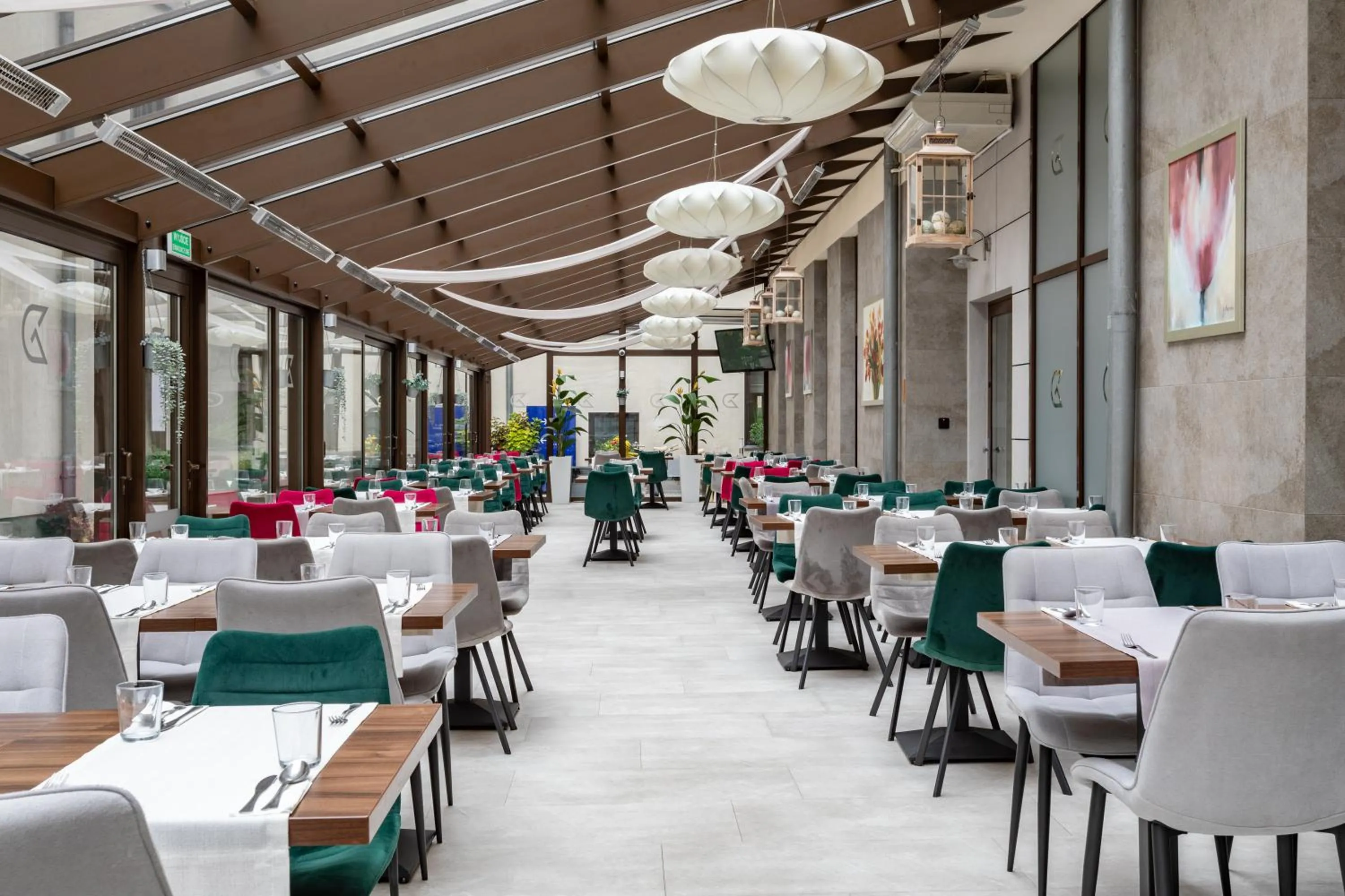 Restaurant/places to eat in Golden Tulip Krakow City Center