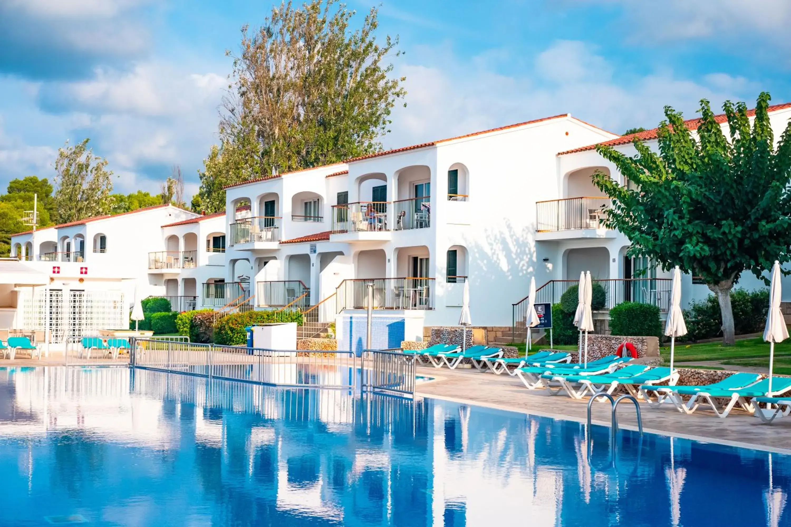 Facade/entrance in Seth Mestral & Llebeig Facade/entrance in Seth Mestral & Llebeig