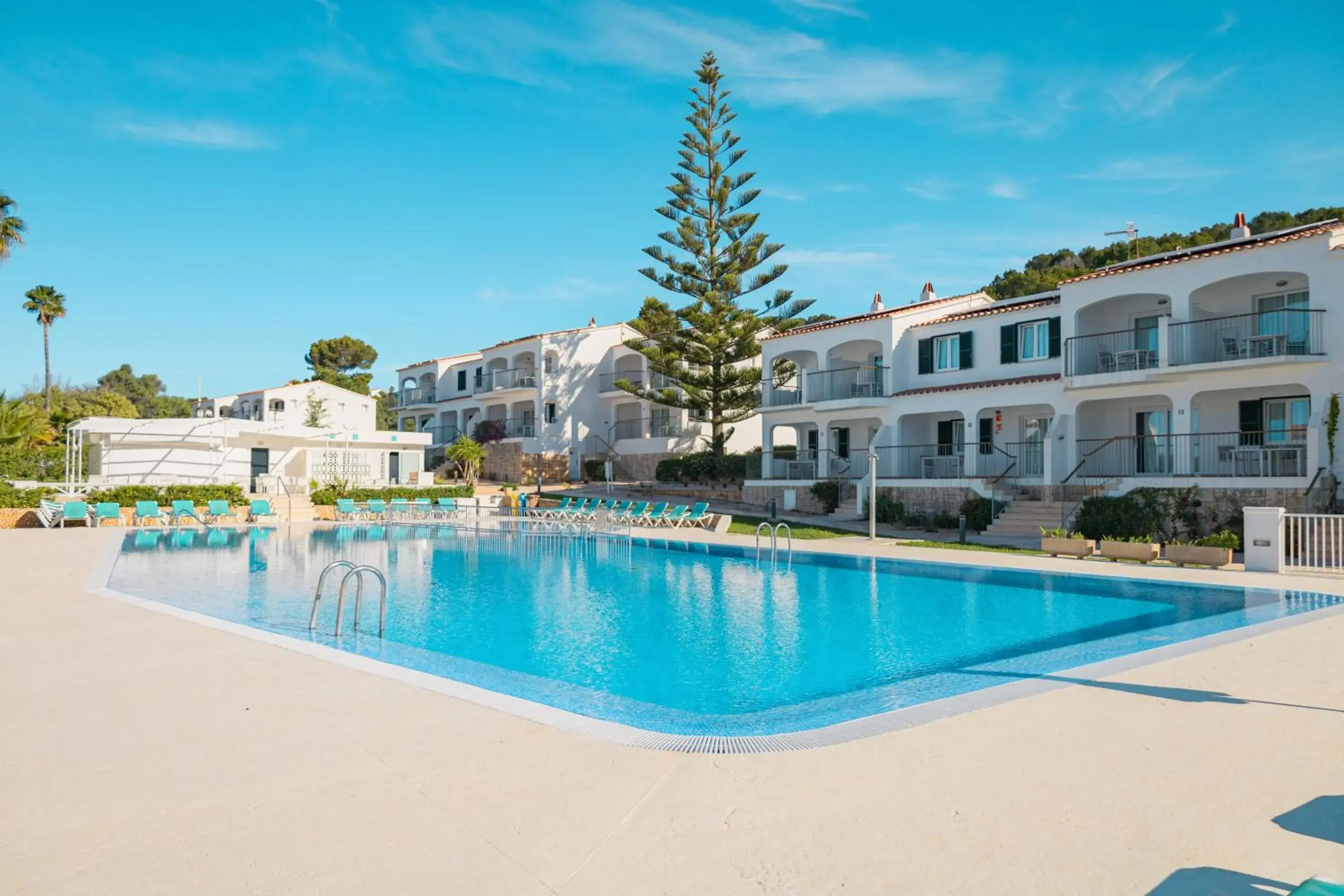 Swimming pool in Seth Mestral & Llebeig Swimming pool in Seth Mestral & Llebeig