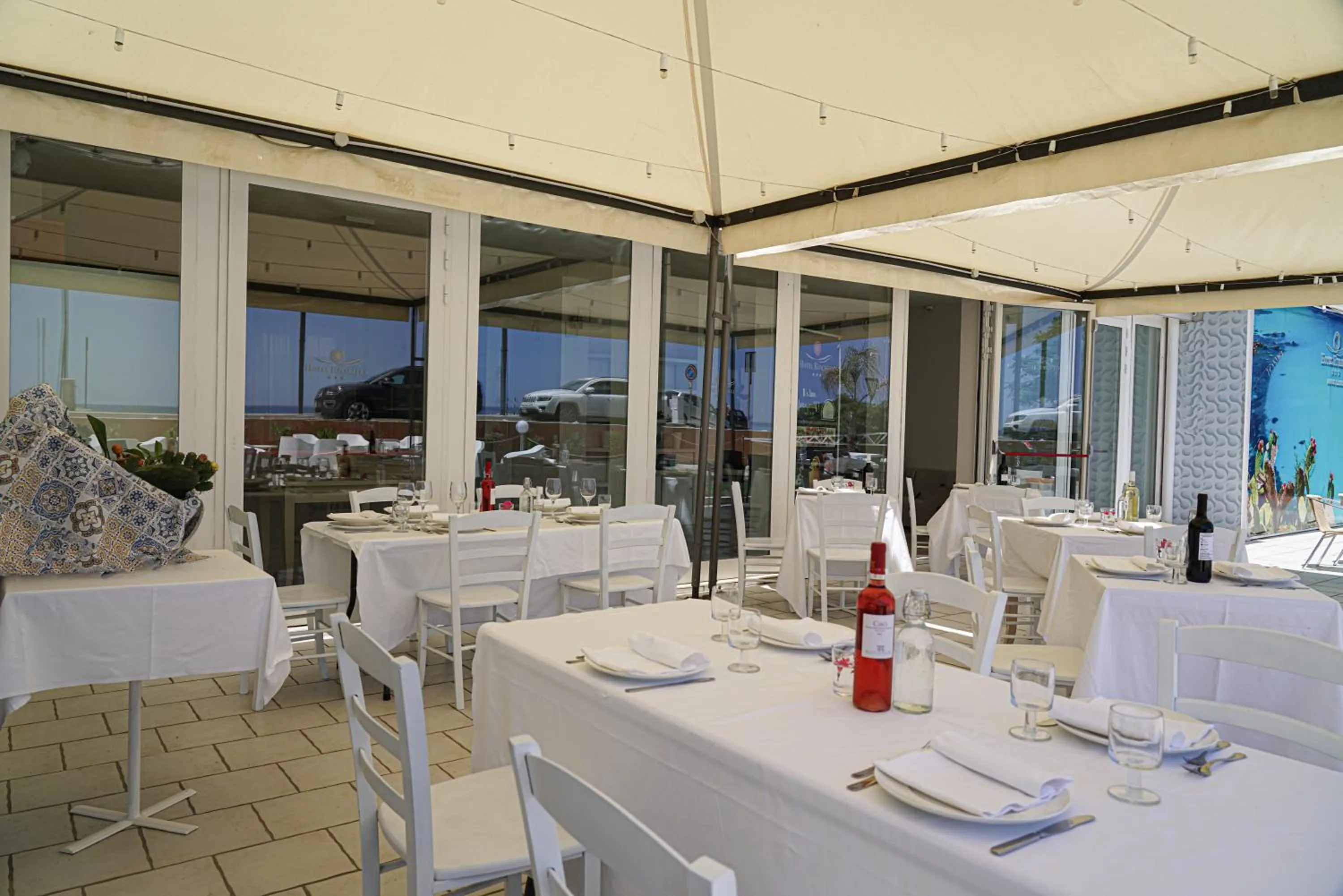 Restaurant/places to eat in Hotel Rivabella