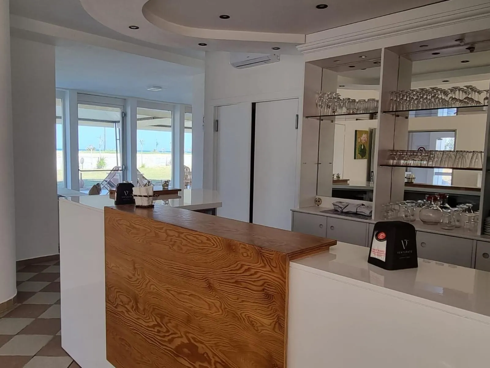 Lounge or bar in Hotel Rivabella