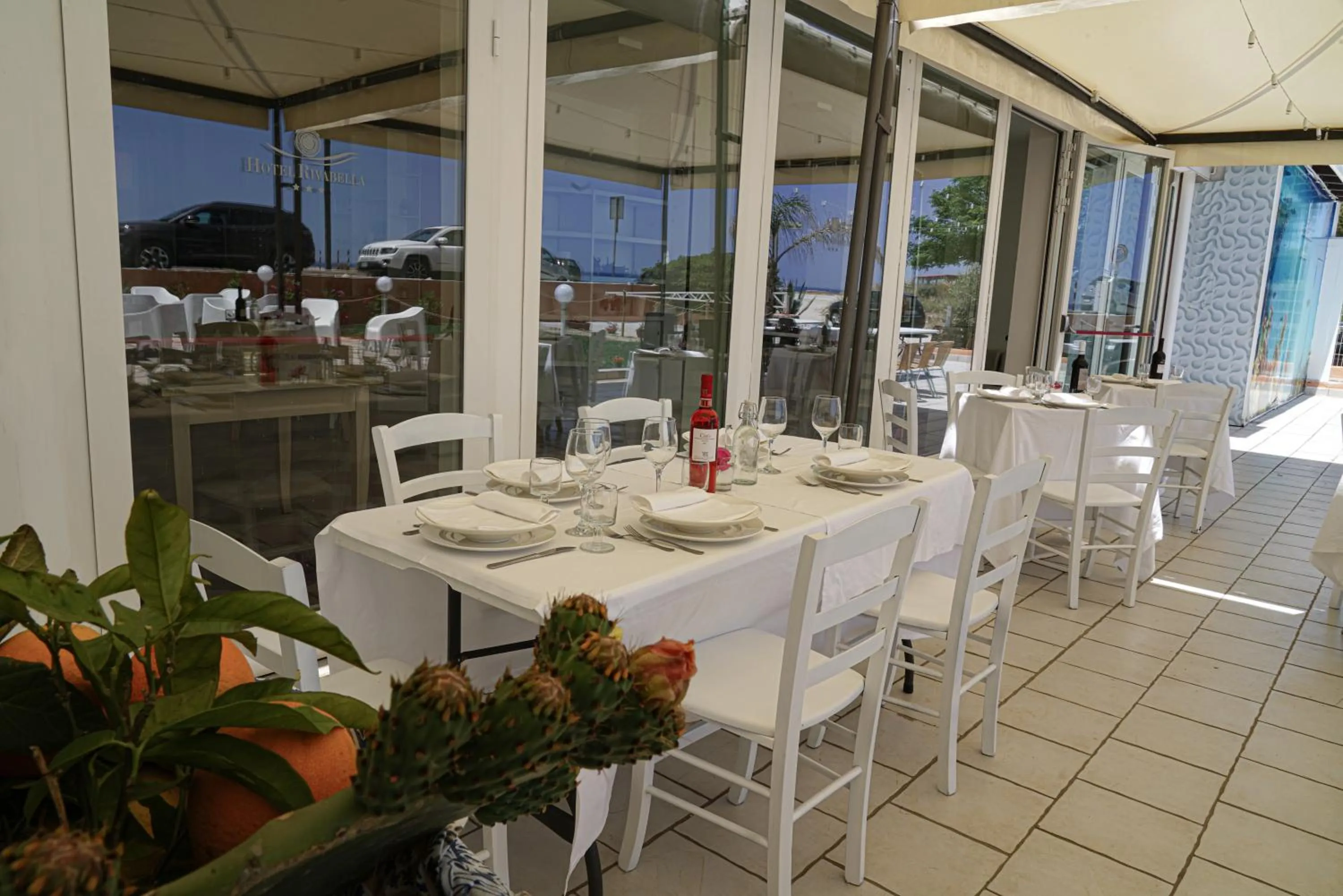 Restaurant/places to eat in Hotel Rivabella