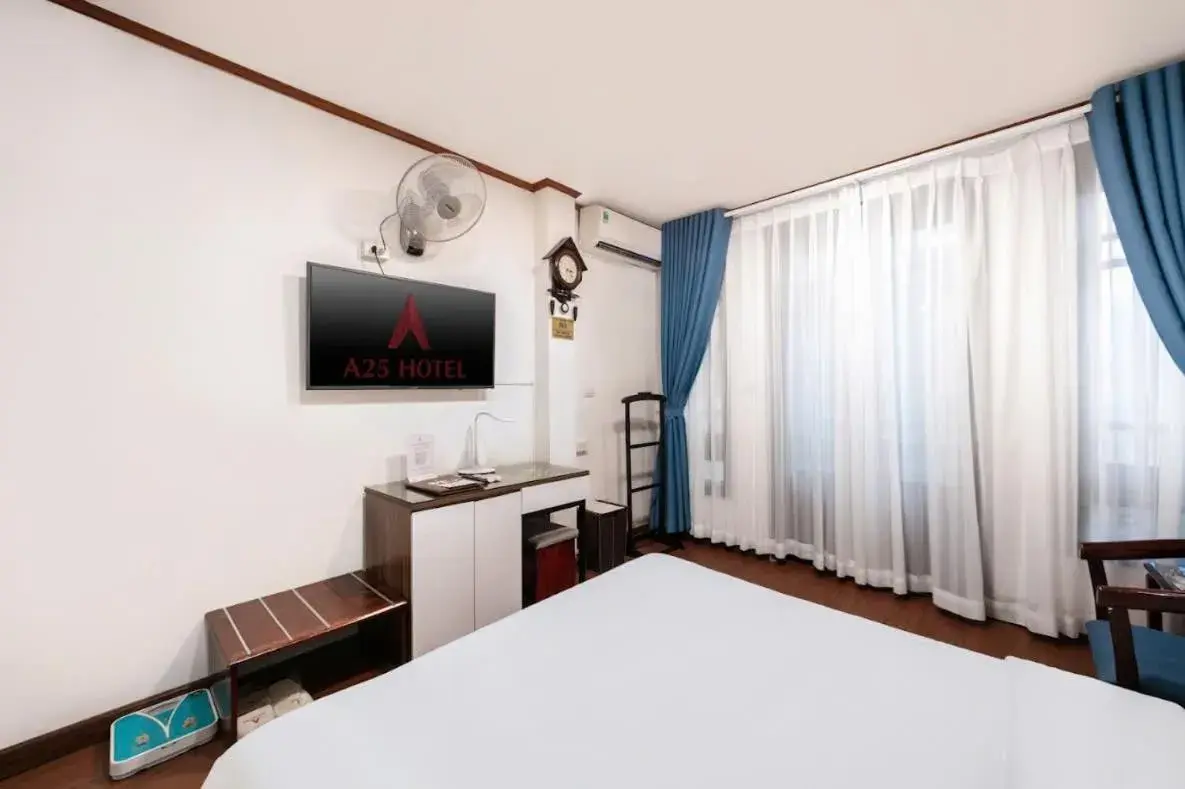 Bed in A25 Hotel - 26 Hàng Nón Bed in A25 Hotel - 26 Hàng Nón