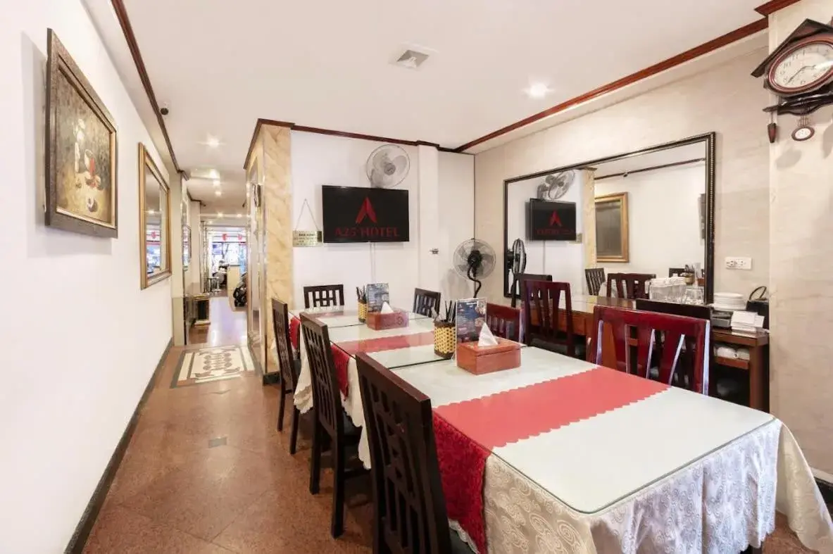 Restaurant/places to eat in A25 Hotel - 26 Hàng Nón Restaurant/places to eat in A25 Hotel - 26 Hàng Nón