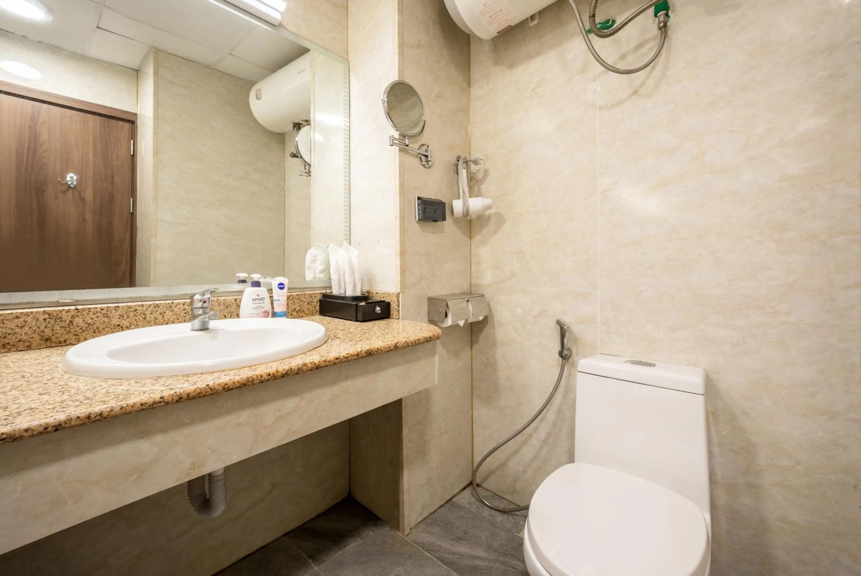 Shower in A25 Hotel - 26 Hàng Nón