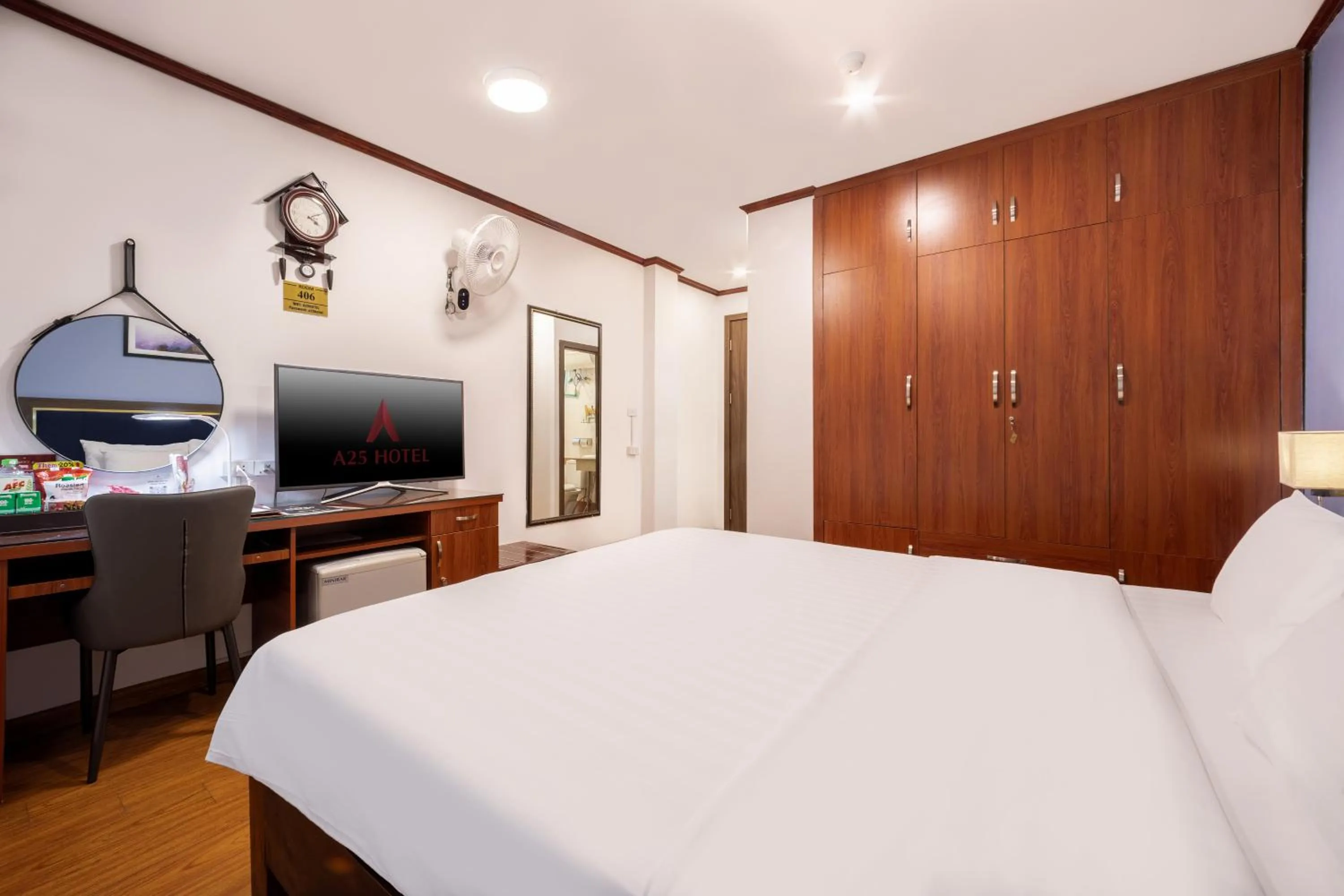 Photo of the whole room, Bed in A25 Hotel - 26 Hàng Nón