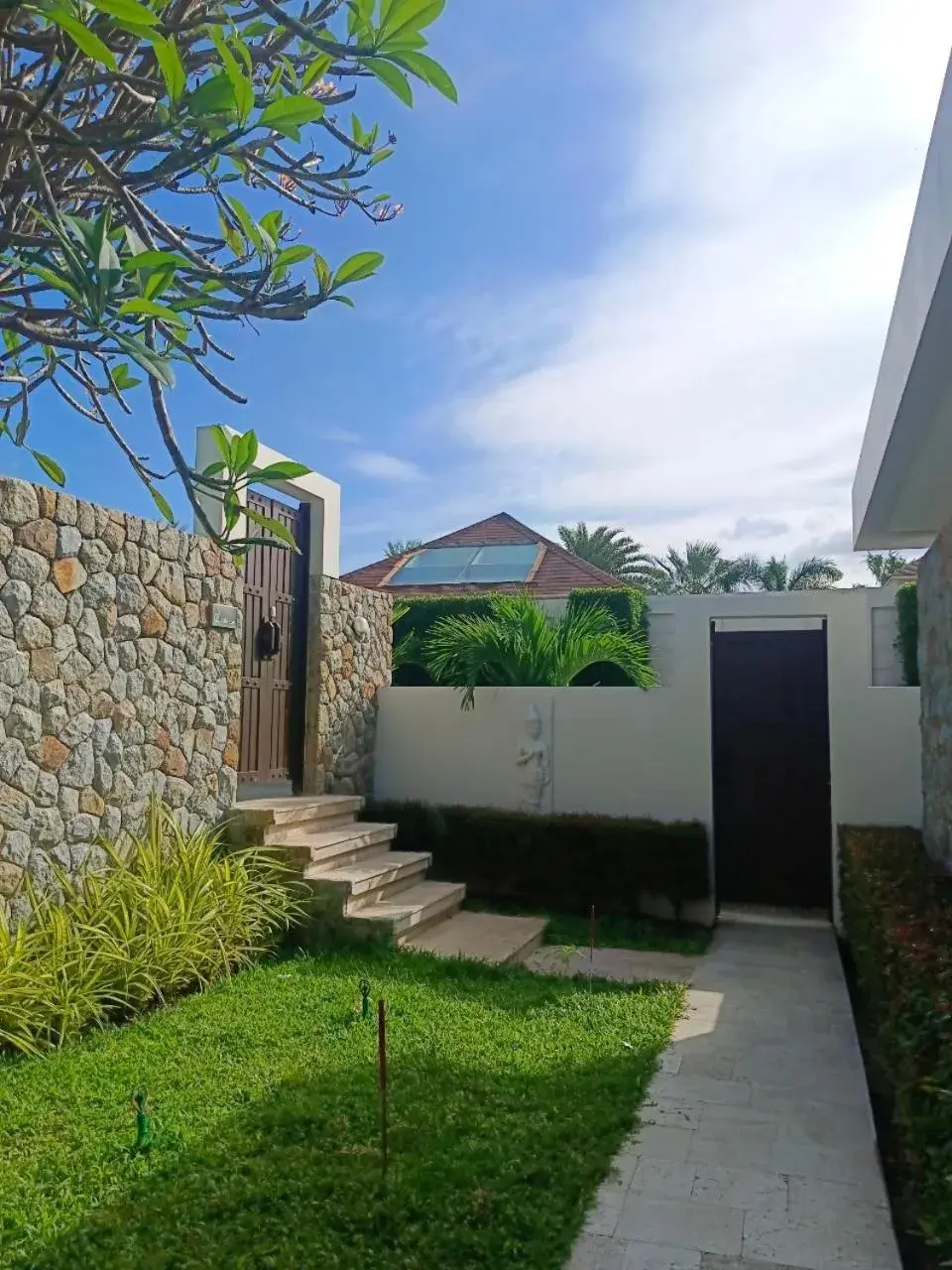 Property building in Skye Beach Hotel - Koh Samui Property building in Skye Beach Hotel - Koh Samui