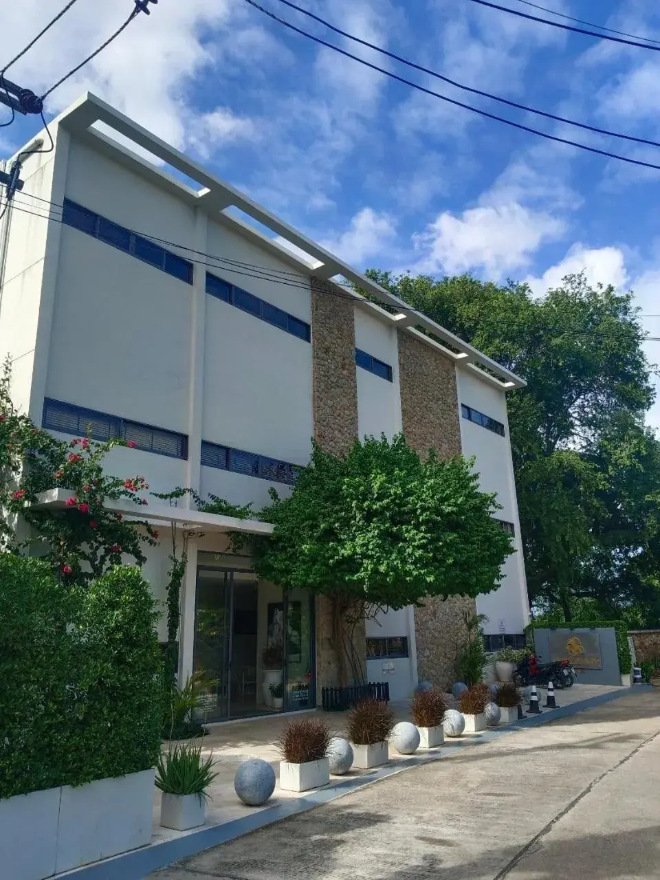 Property building in Skye Beach Hotel - Koh Samui Property building in Skye Beach Hotel - Koh Samui