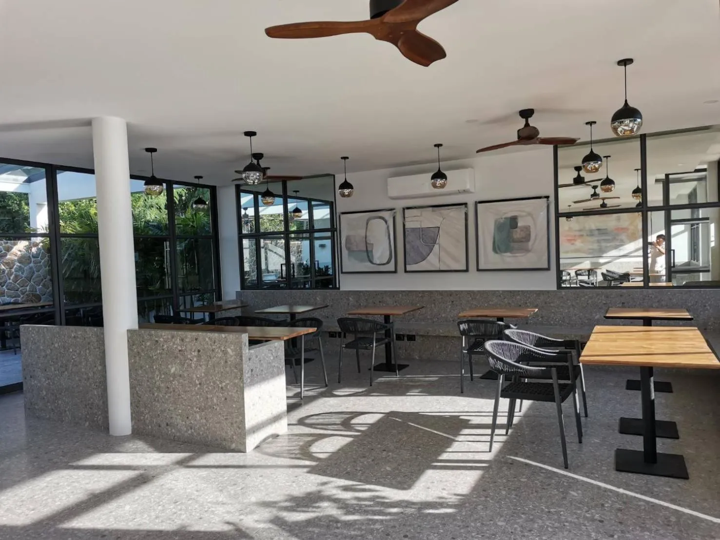 Restaurant/places to eat in Skye Beach Koh Samui