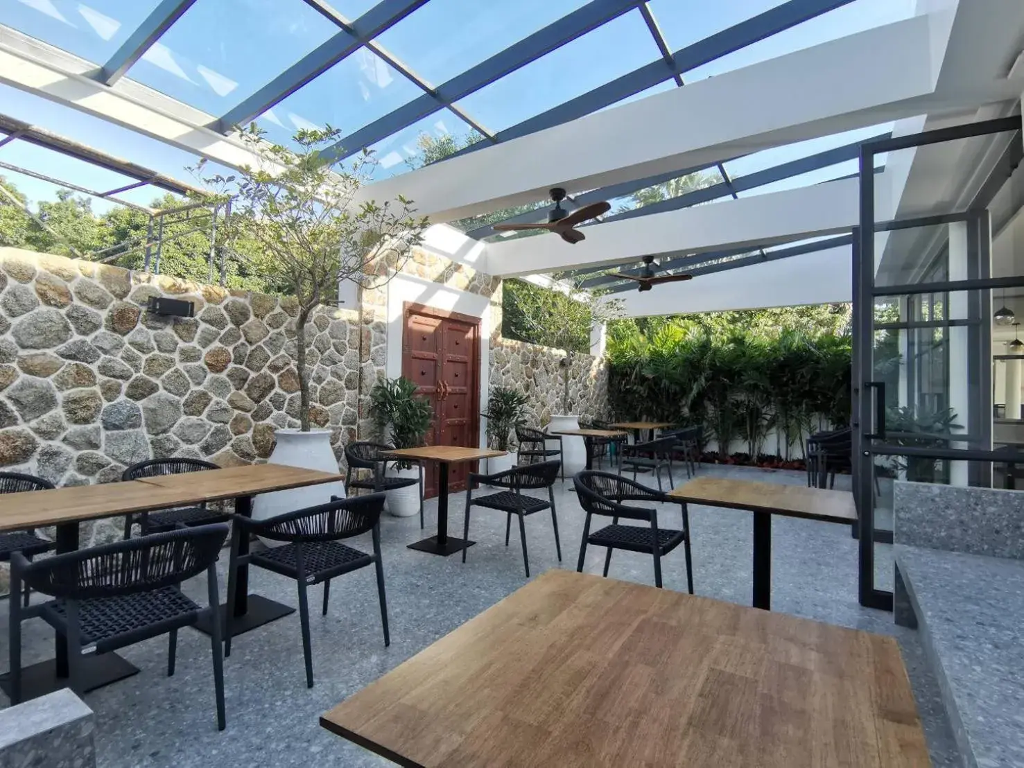 Restaurant/places to eat in Skye Beach Koh Samui Restaurant/places to eat in Skye Beach Koh Samui