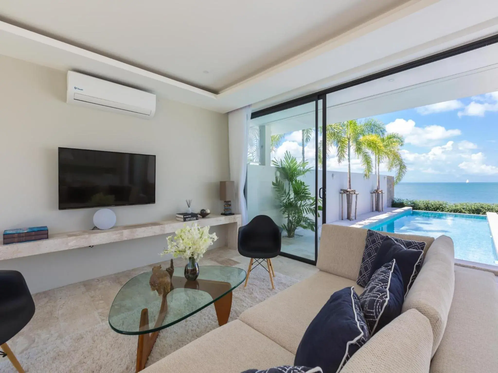 Living room in Skye Beach Hotel - Koh Samui Living room in Skye Beach Hotel - Koh Samui