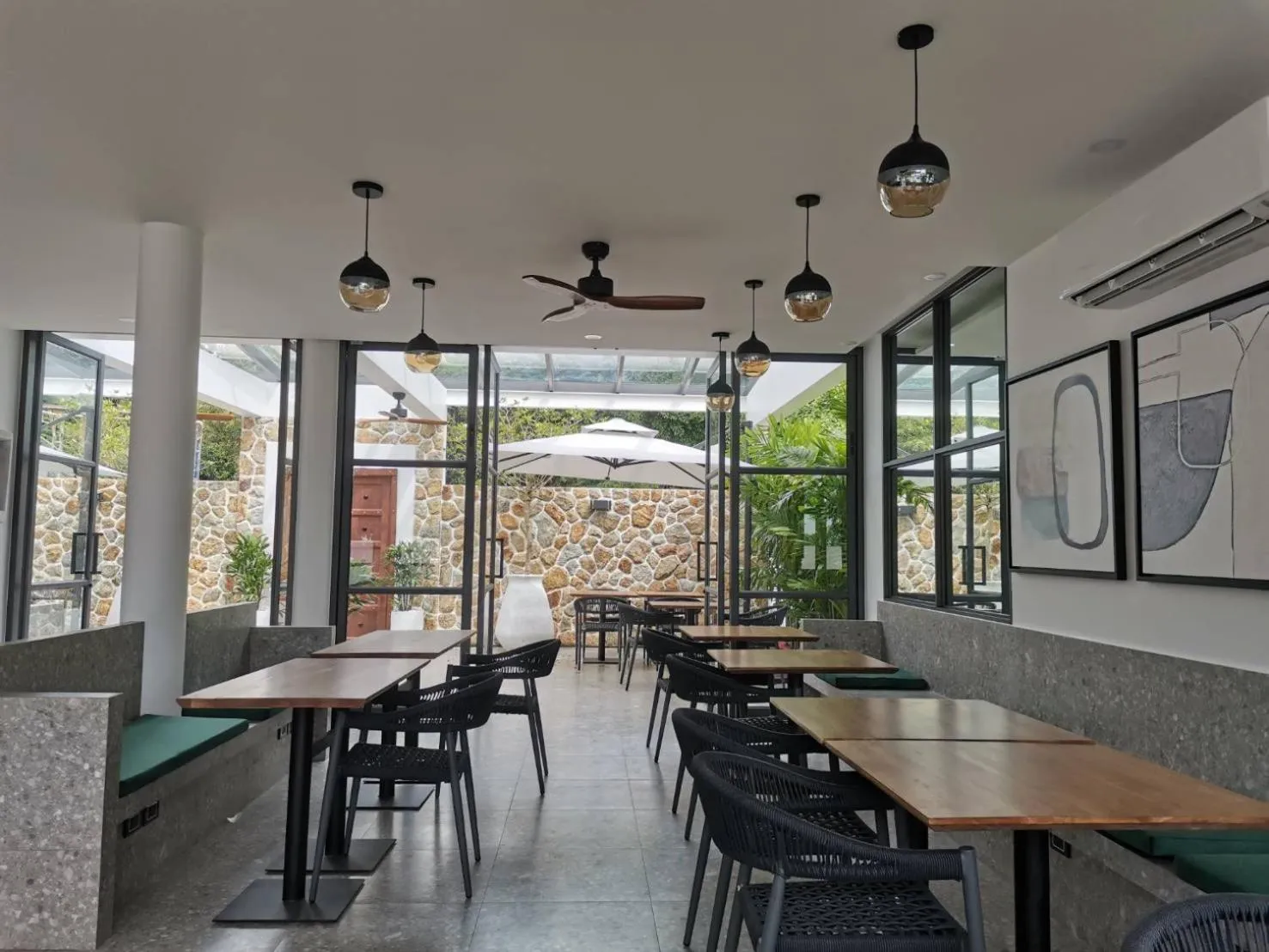 Restaurant/places to eat in Skye Beach Koh Samui