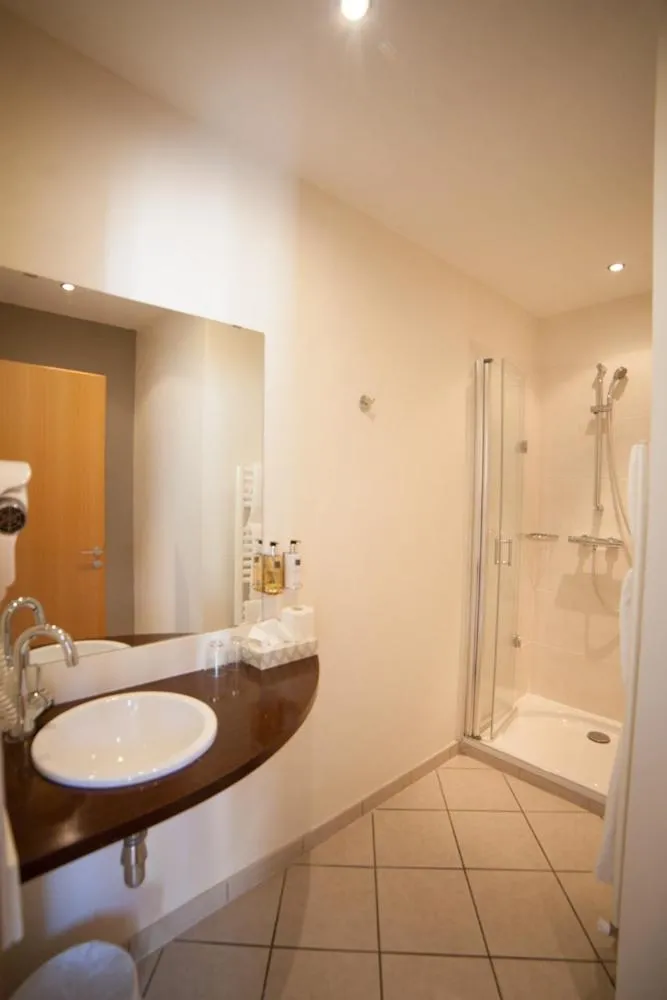 Bathroom in Hotel La Beauze